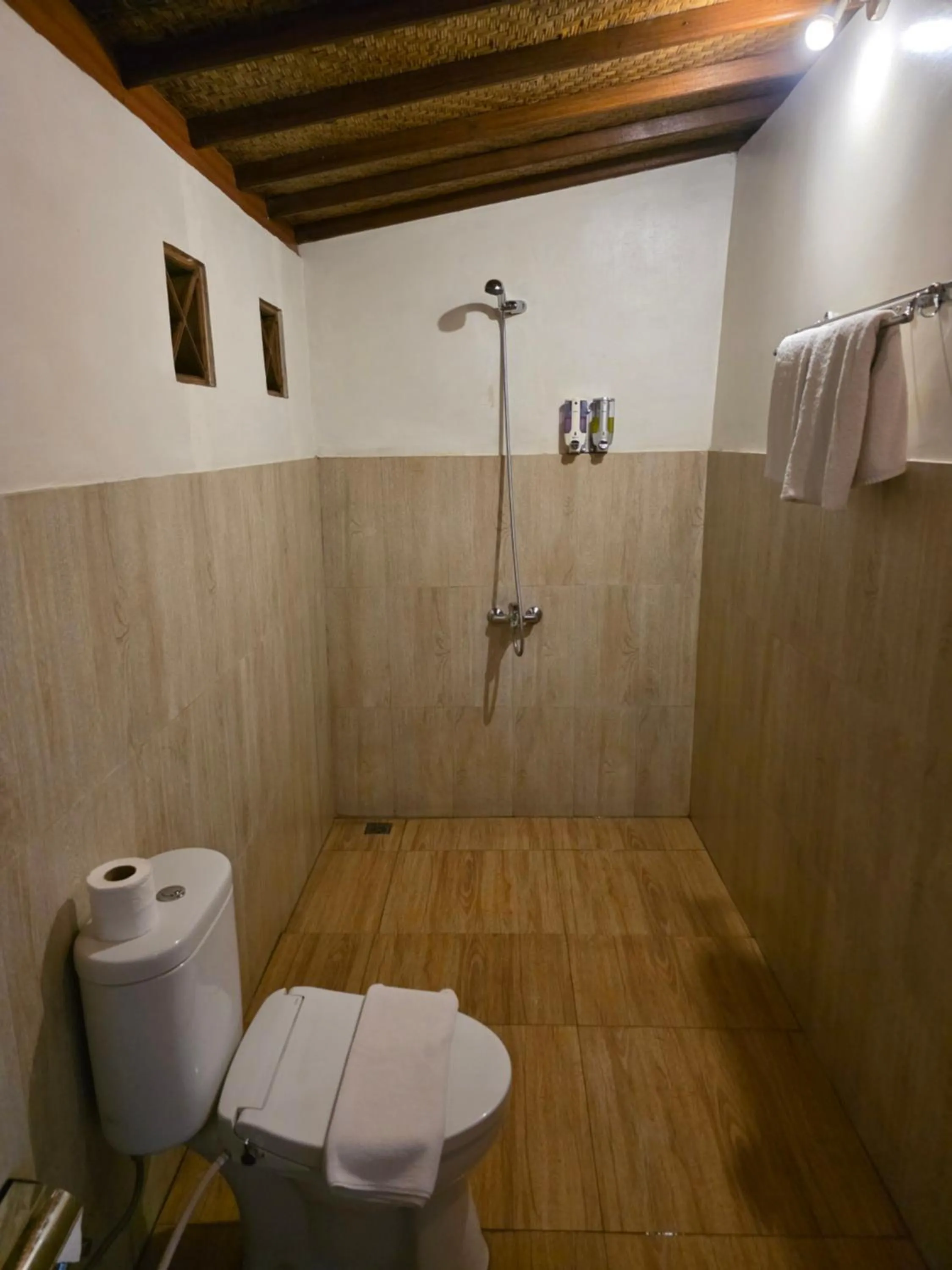 Shower in Bali Rahayu Homestay