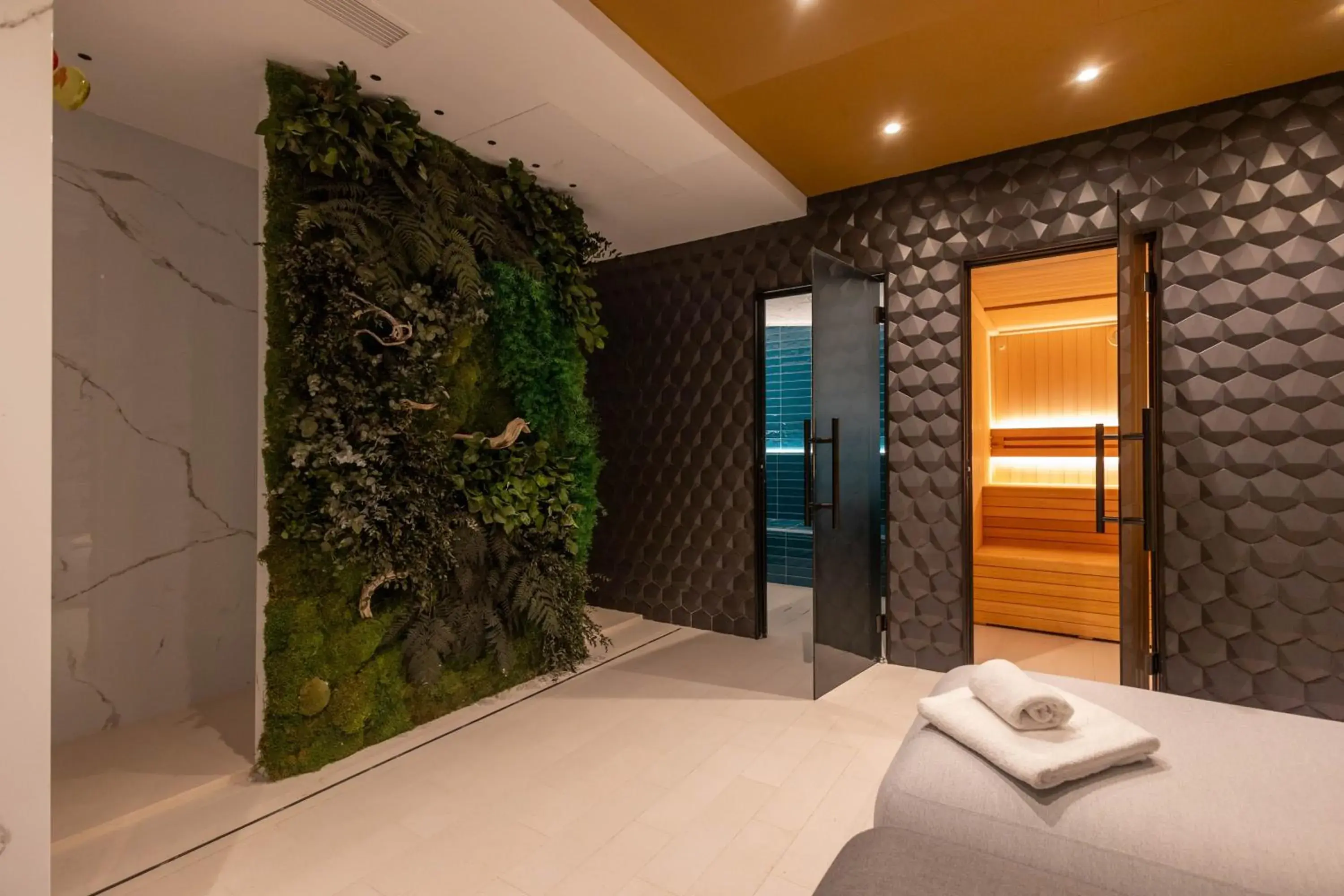 Spa and wellness centre/facilities, Bed in Hotel Neptuno Playa & Spa Spa and wellness centre/facilities, Bed in Hotel Neptuno Playa & Spa