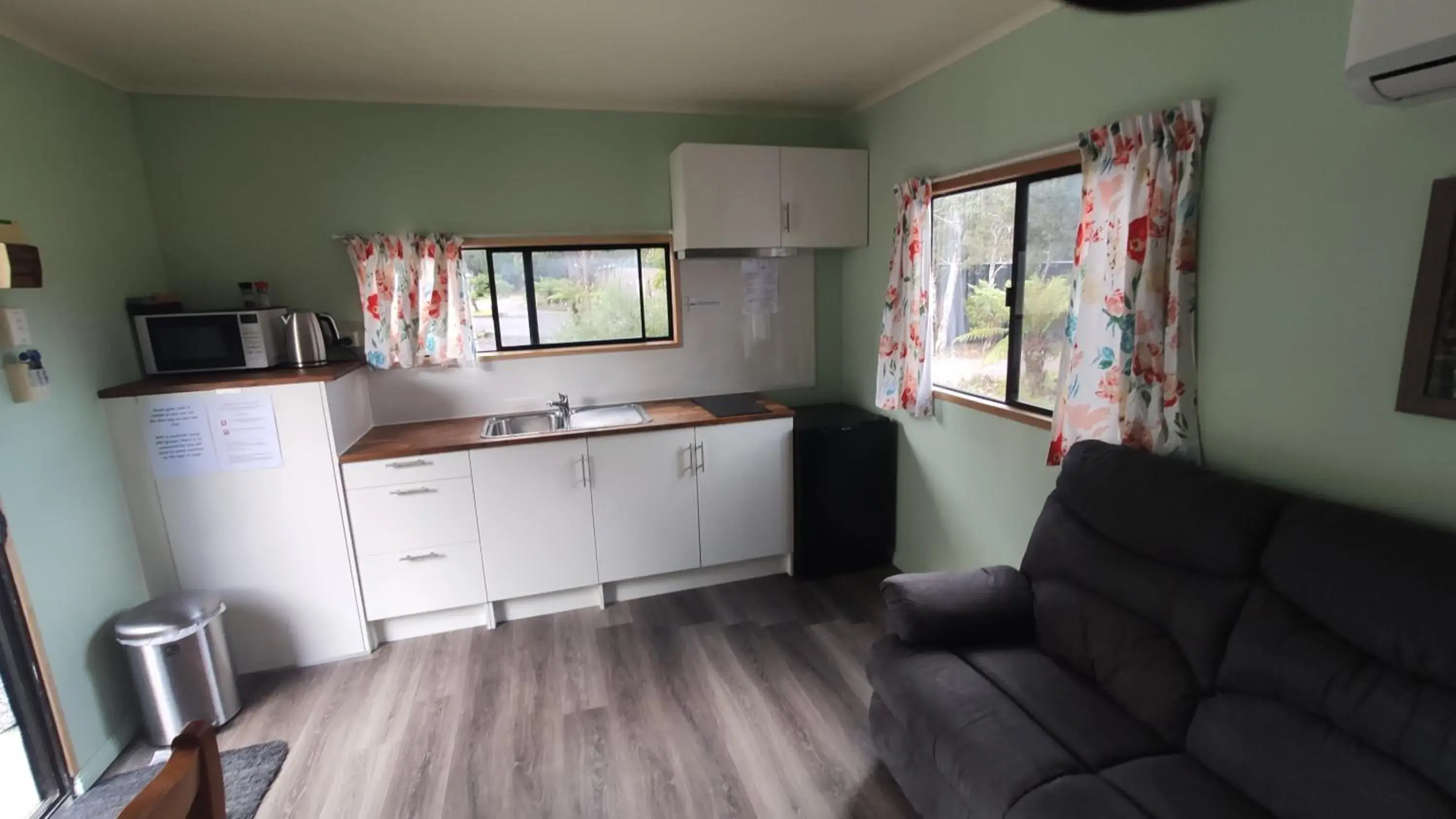 Cabin in Zeehan Bush Camp Cabin in Zeehan Bush Camp