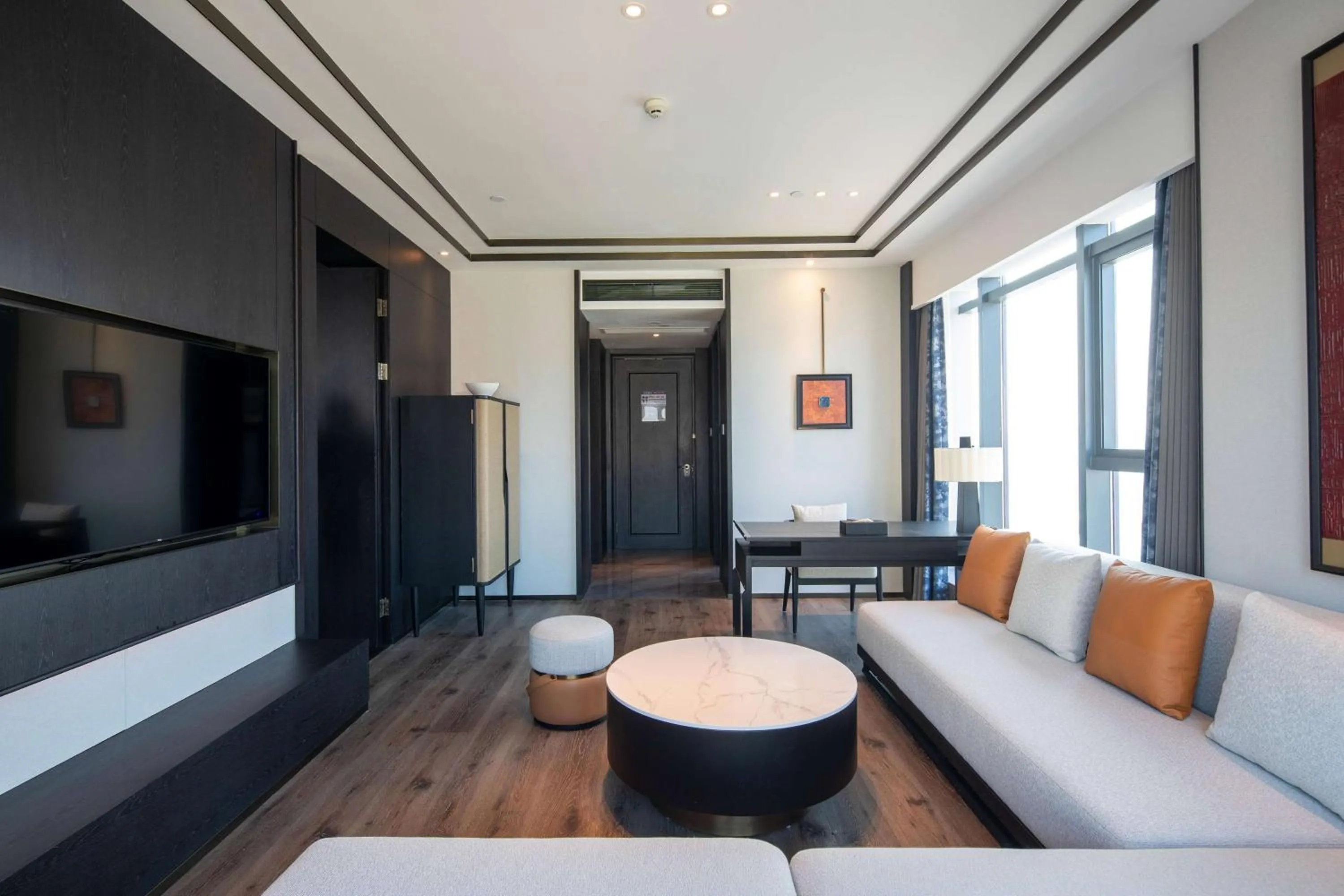 Photo of the whole room, Seating Area in Ramada by Wyndham Shaoyang County West