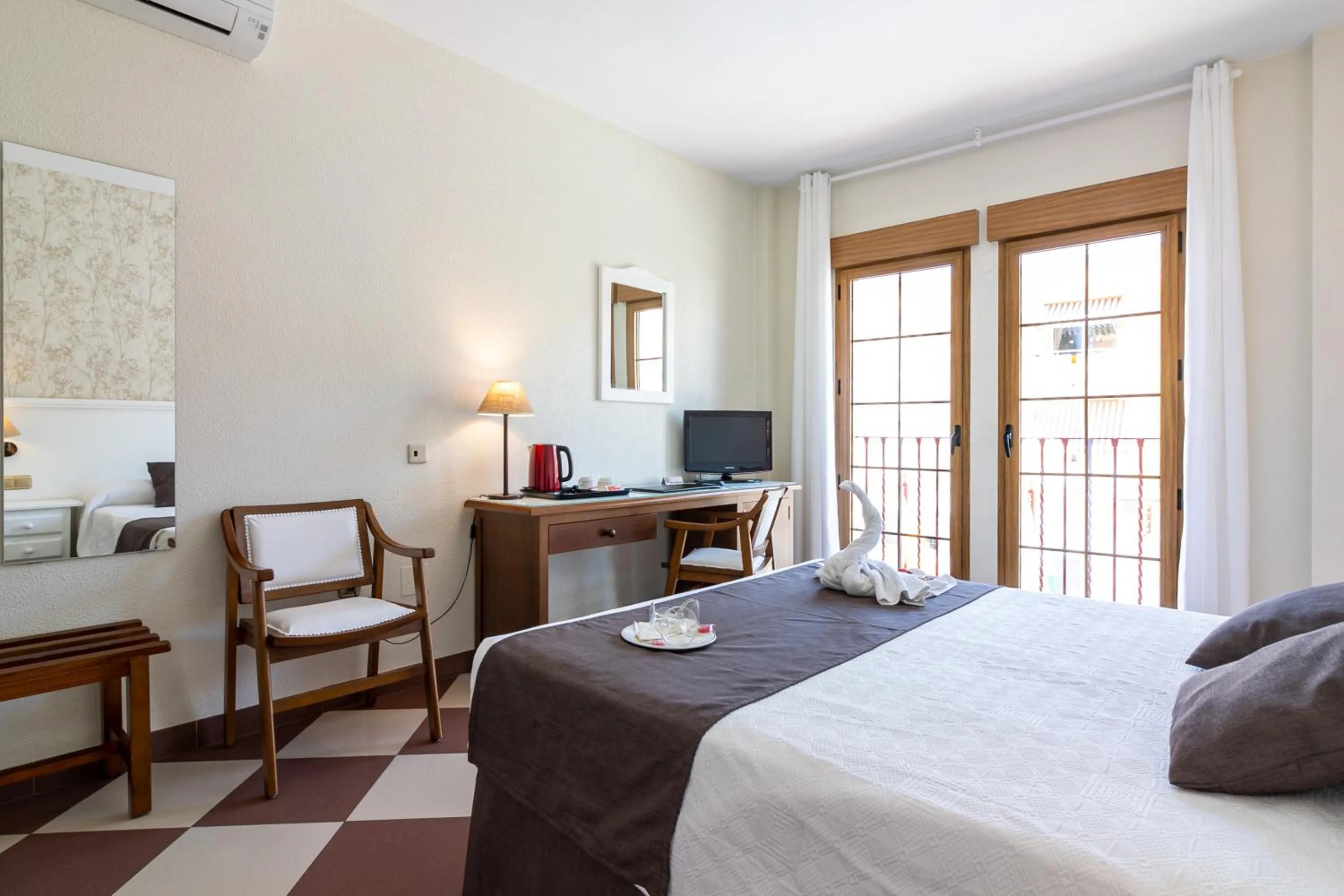 Photo of the whole room, Bed in Hotel Avenida Tropical by Bossh! Hotels