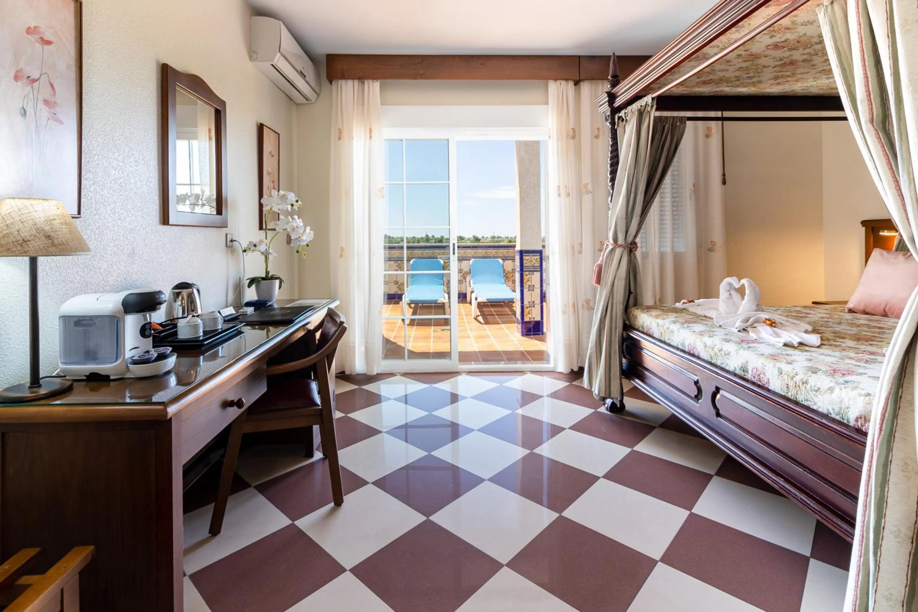 Photo of the whole room, Bed in Hotel Avenida Tropical by Bossh! Hotels