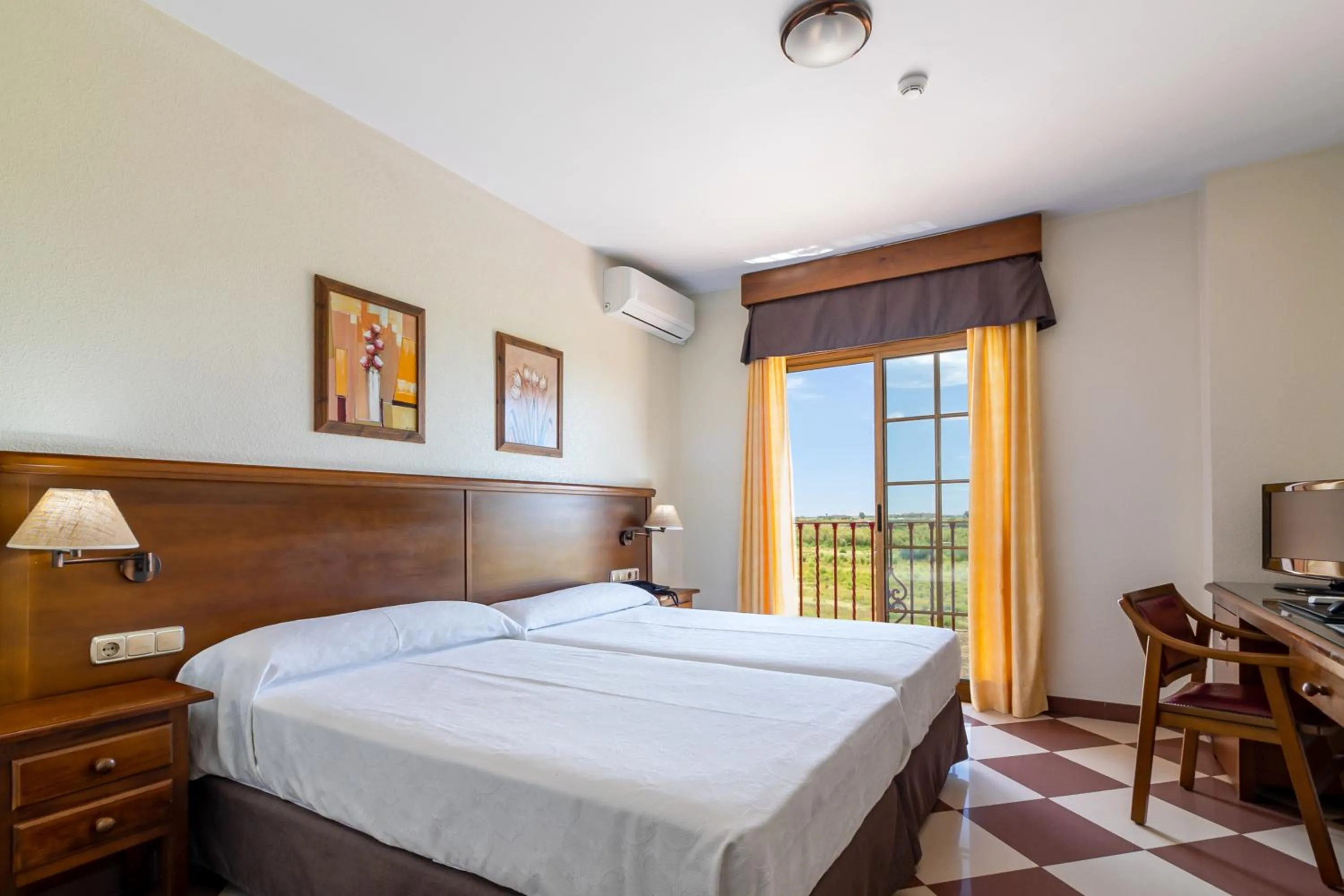 Photo of the whole room, Bed in Hotel Avenida Tropical by Bossh! Hotels