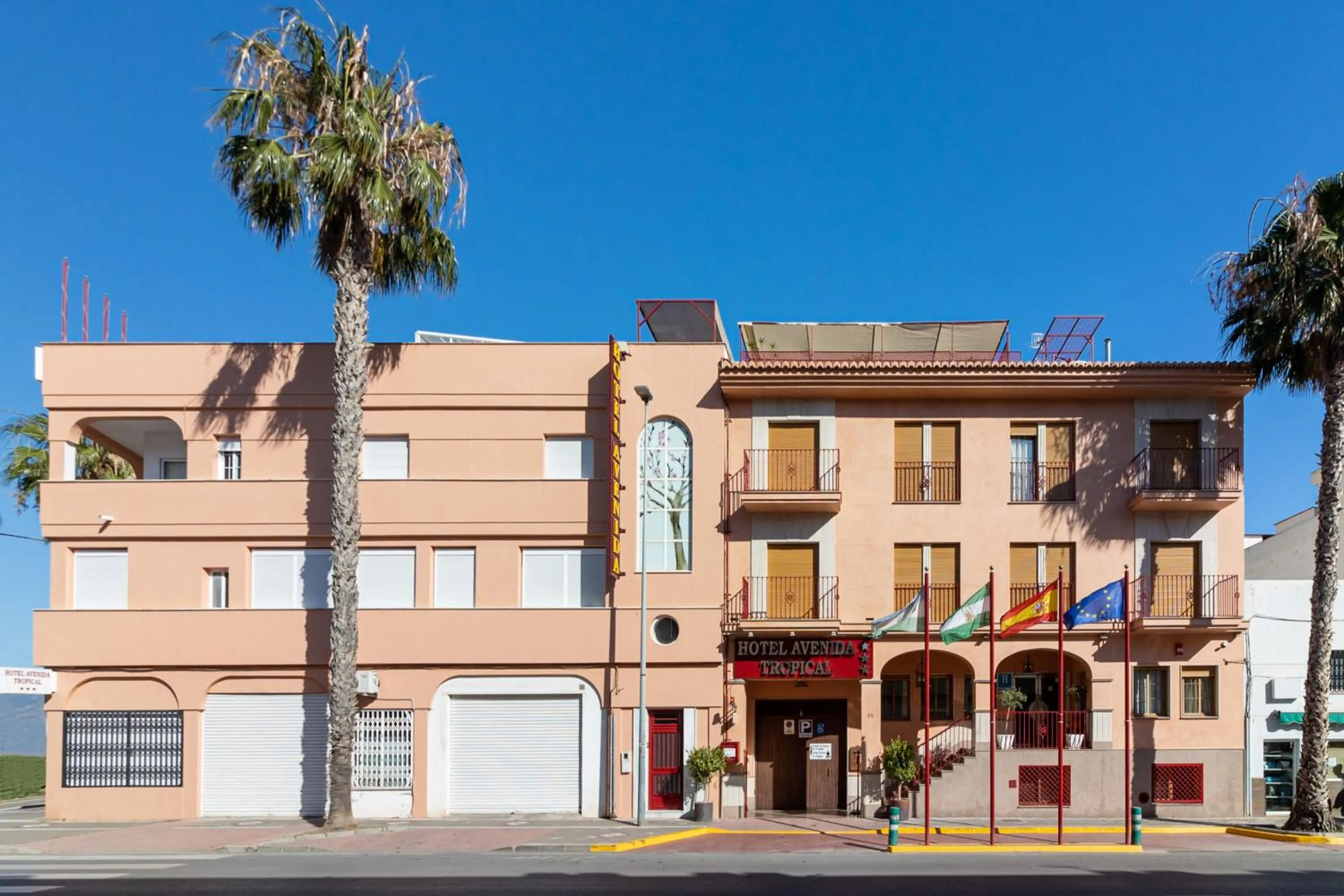 Property building in Hotel Avenida Tropical by Bossh! Hotels