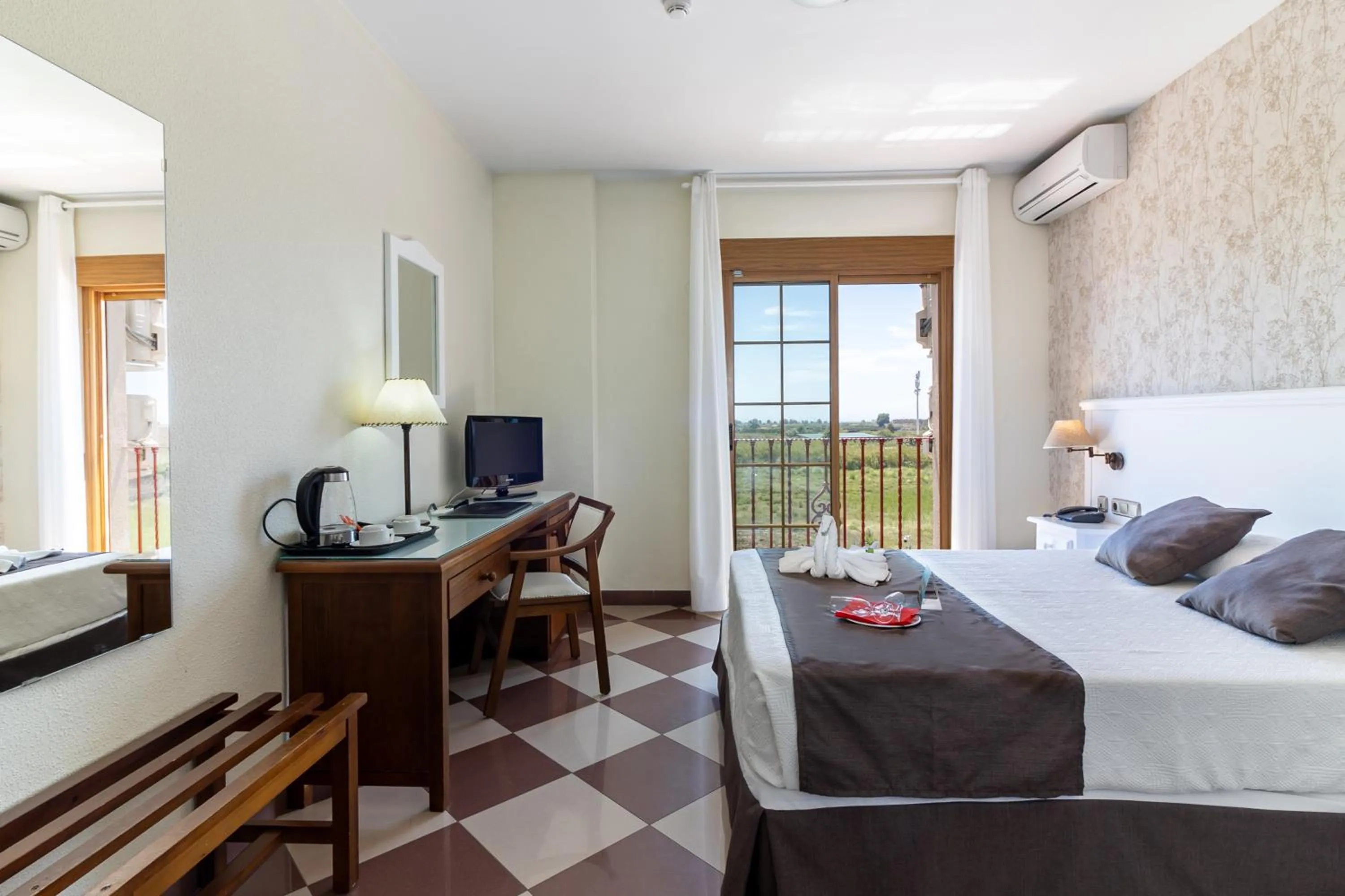 Photo of the whole room, Bed in Hotel Avenida Tropical by Bossh! Hotels