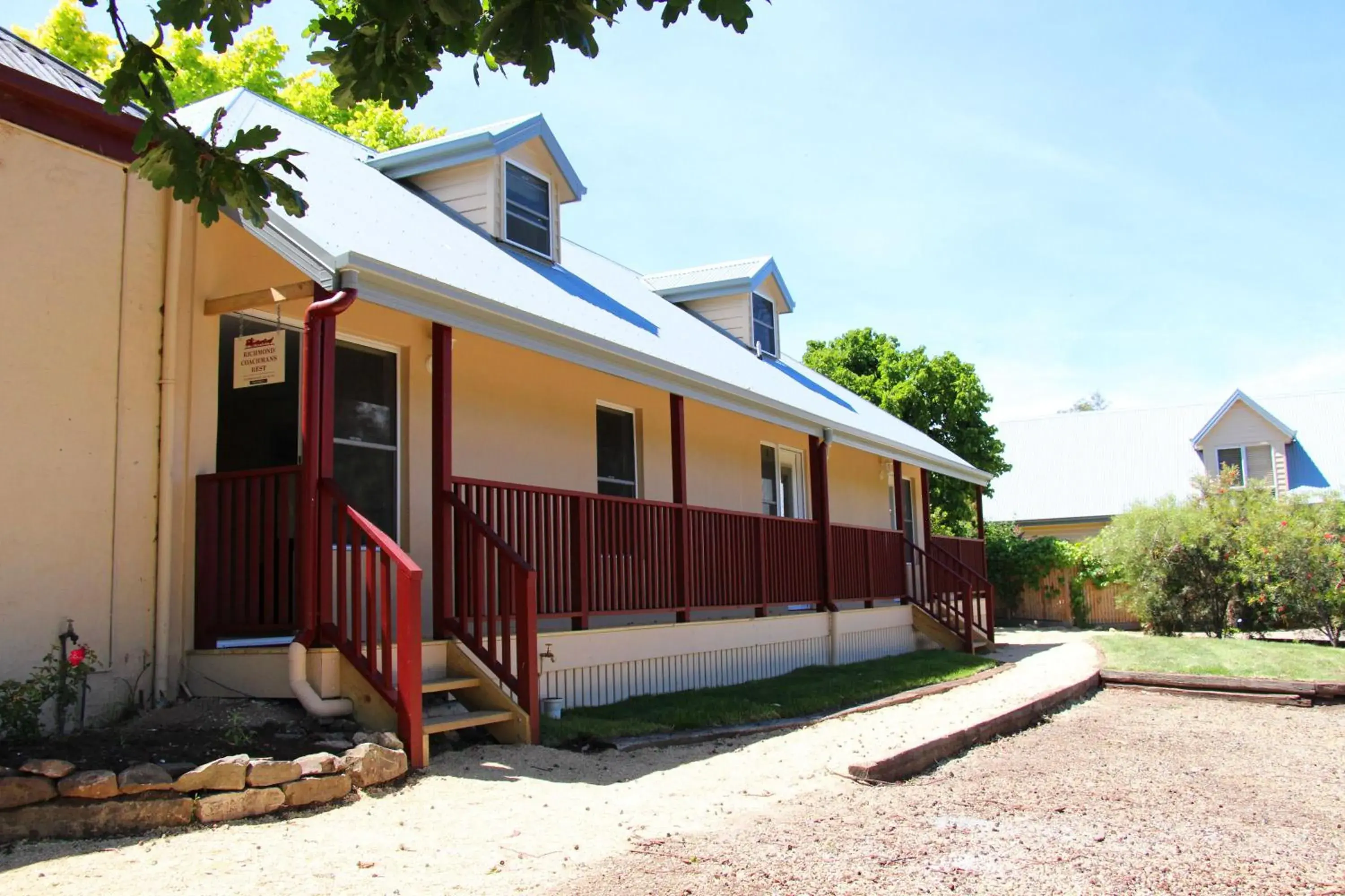 Property building in Richmond Coachmans Rest Property building in Richmond Coachmans Rest