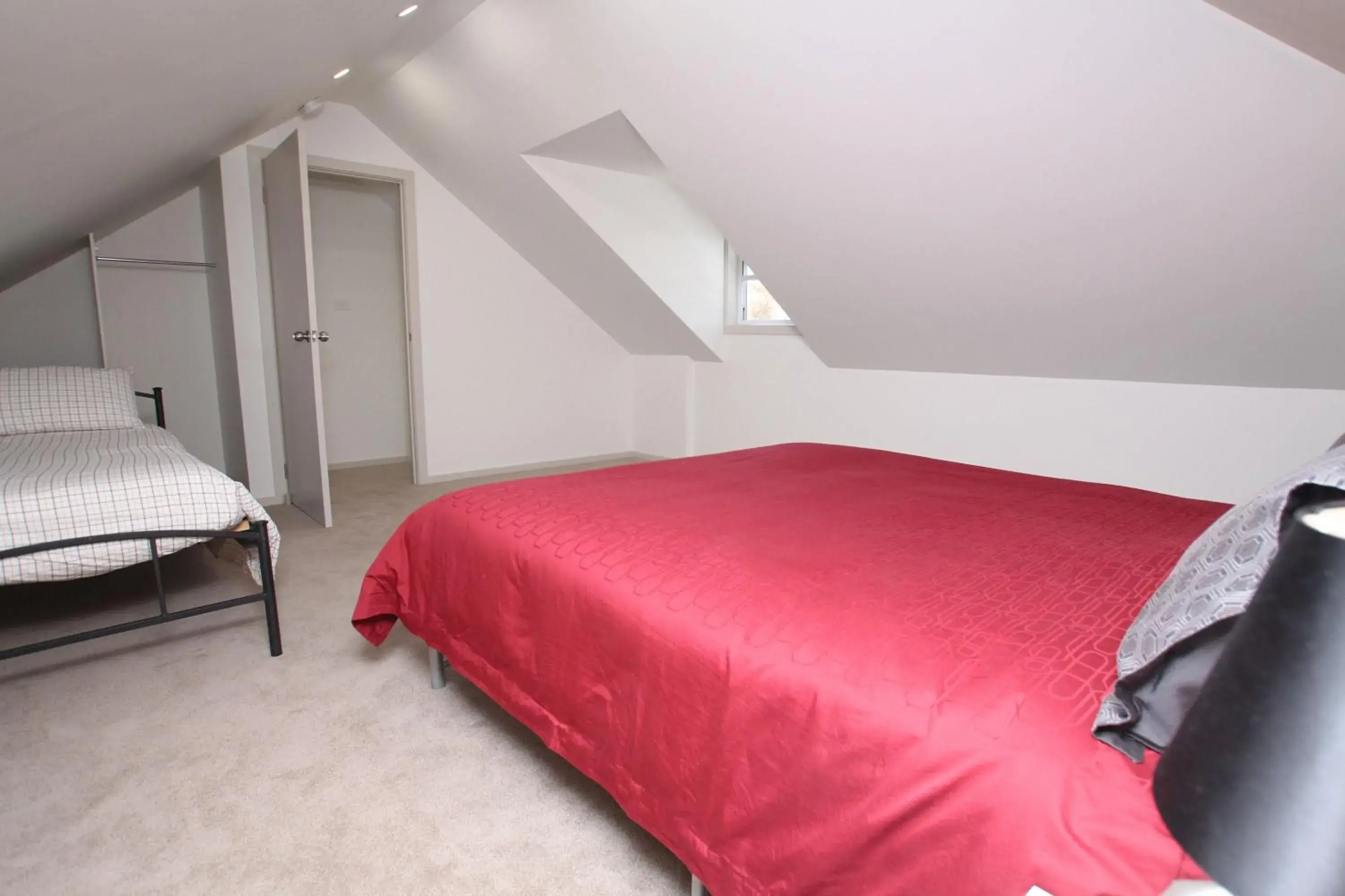 Photo of the whole room, Bed in Richmond Coachmans Rest Photo of the whole room, Bed in Richmond Coachmans Rest