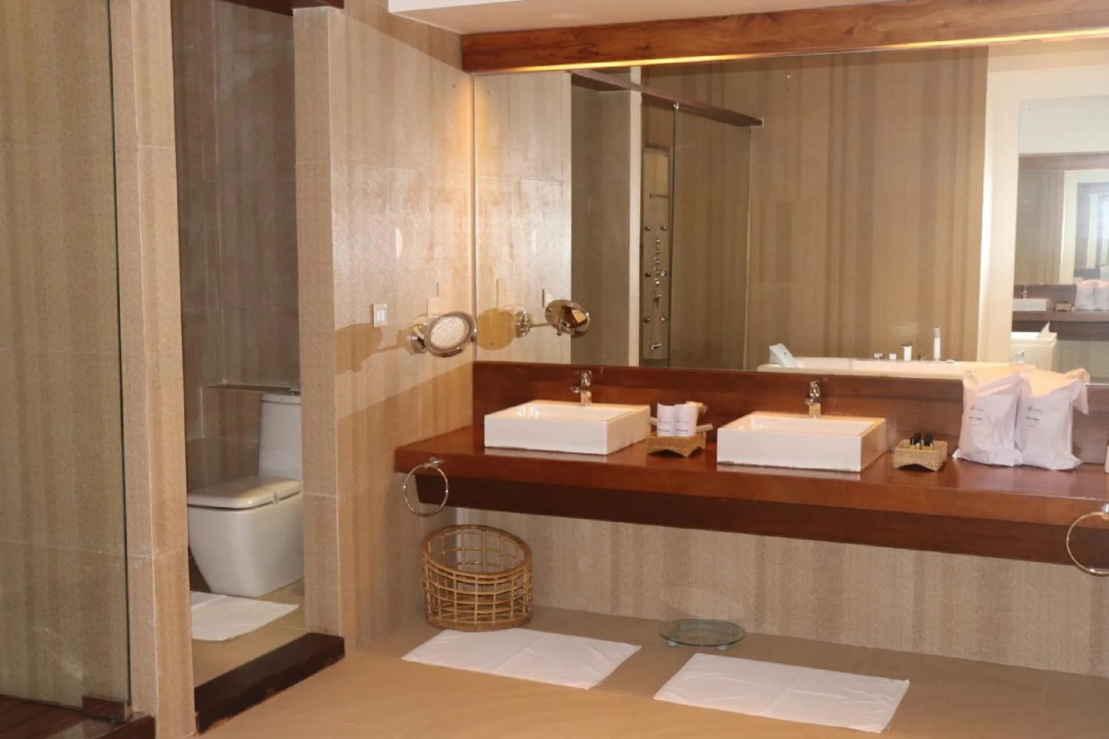 Bathroom in Pandanus Beach Resort & Spa