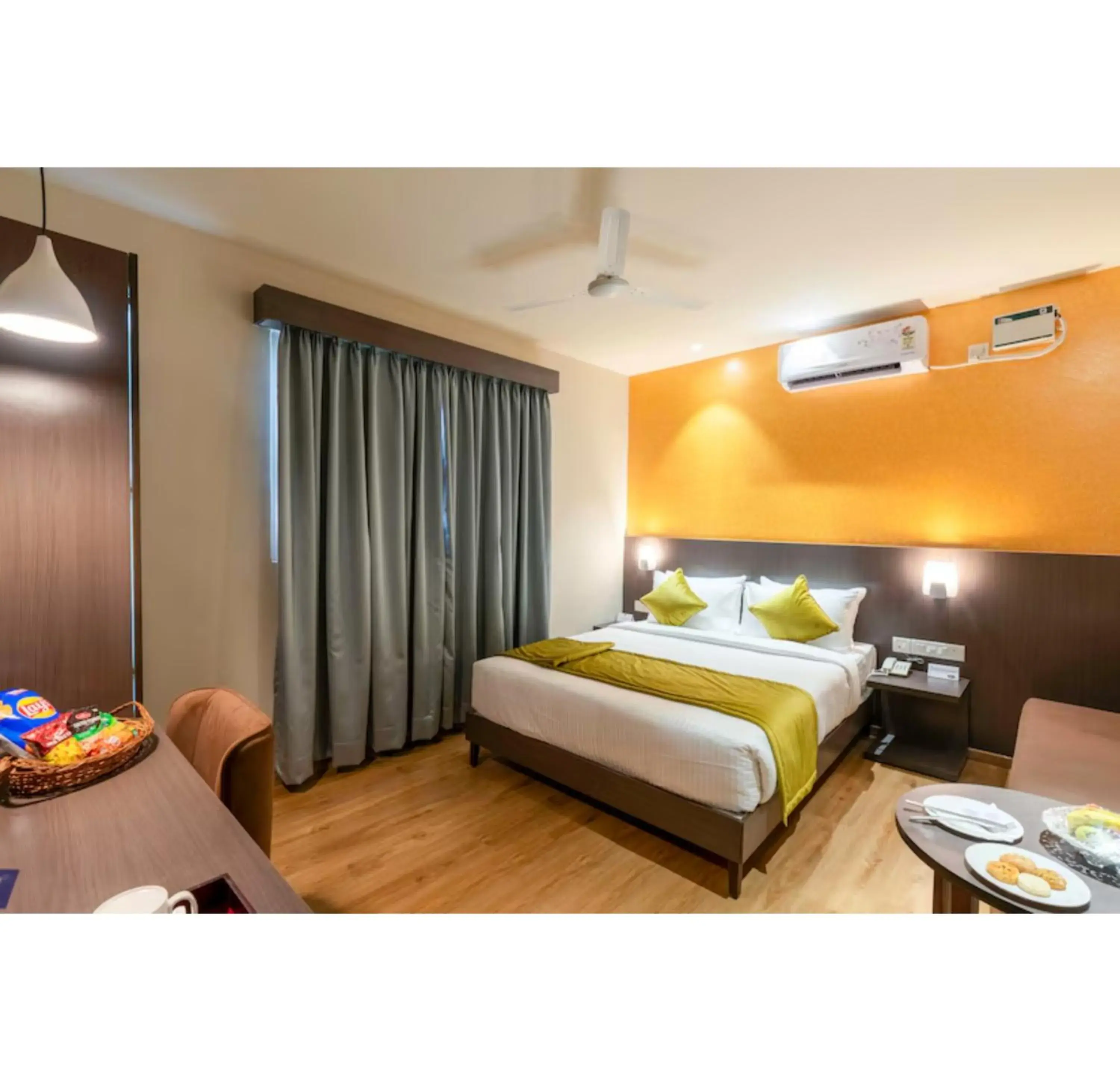 Seating area, Bed in La Sara Comforts Seating area, Bed in La Sara Comforts