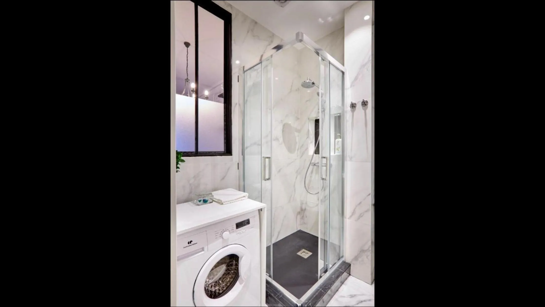 Bathroom in Le Gatsby 3 étoiles