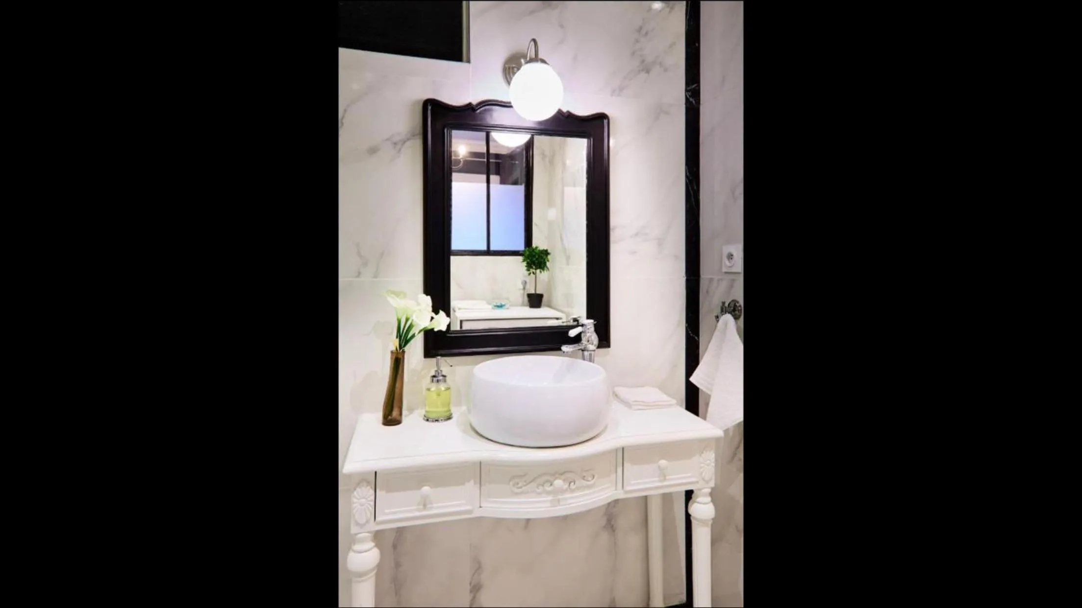 Bathroom in Le Gatsby 3 étoiles