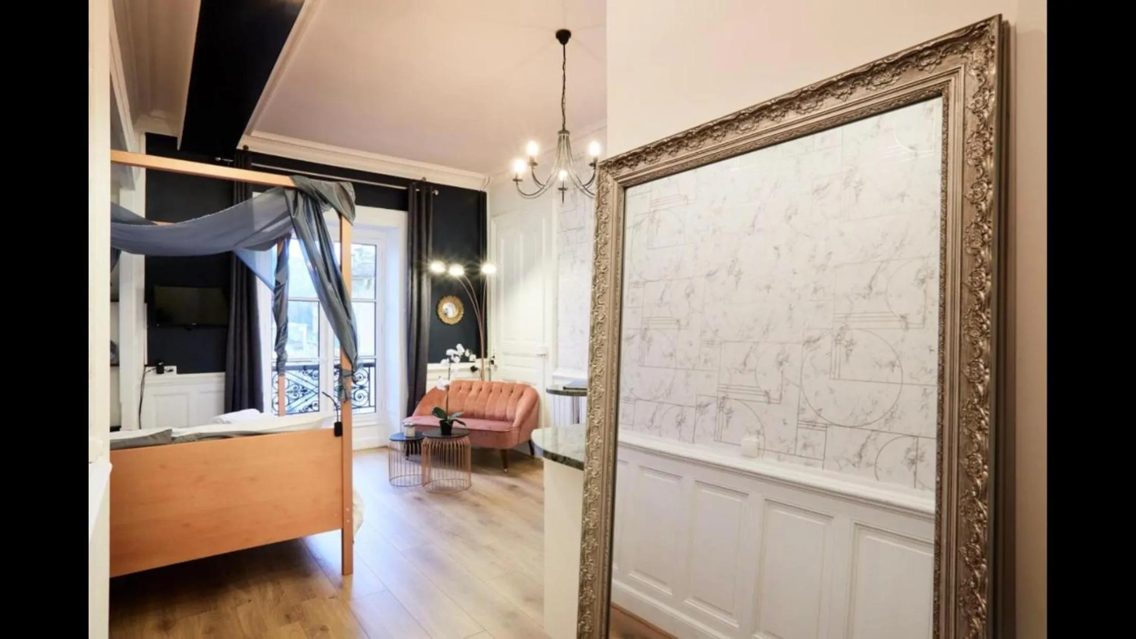 Bed in Le Gatsby 3 étoiles