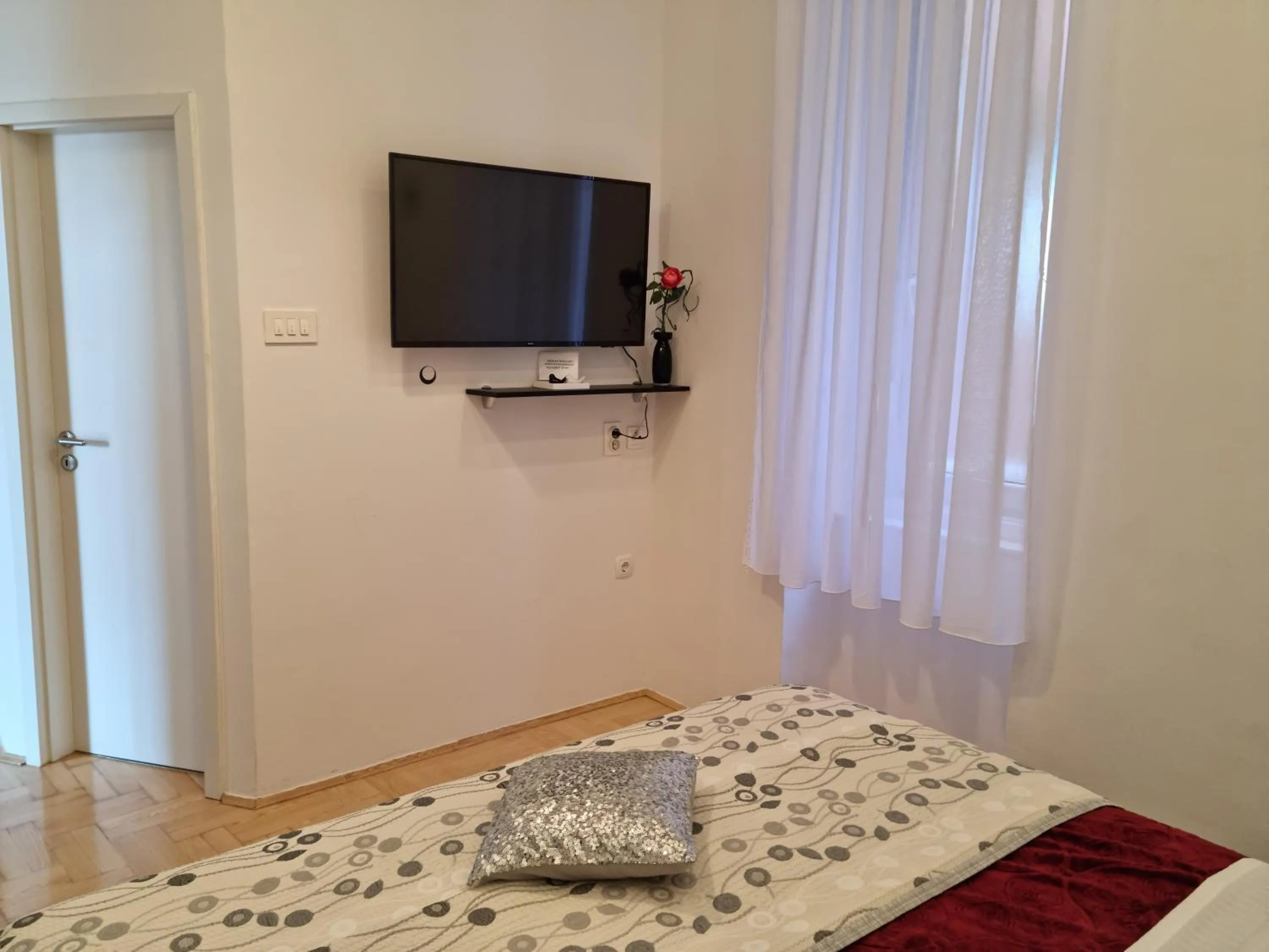 TV and multimedia, Bed in Rooms Tisa Old Town