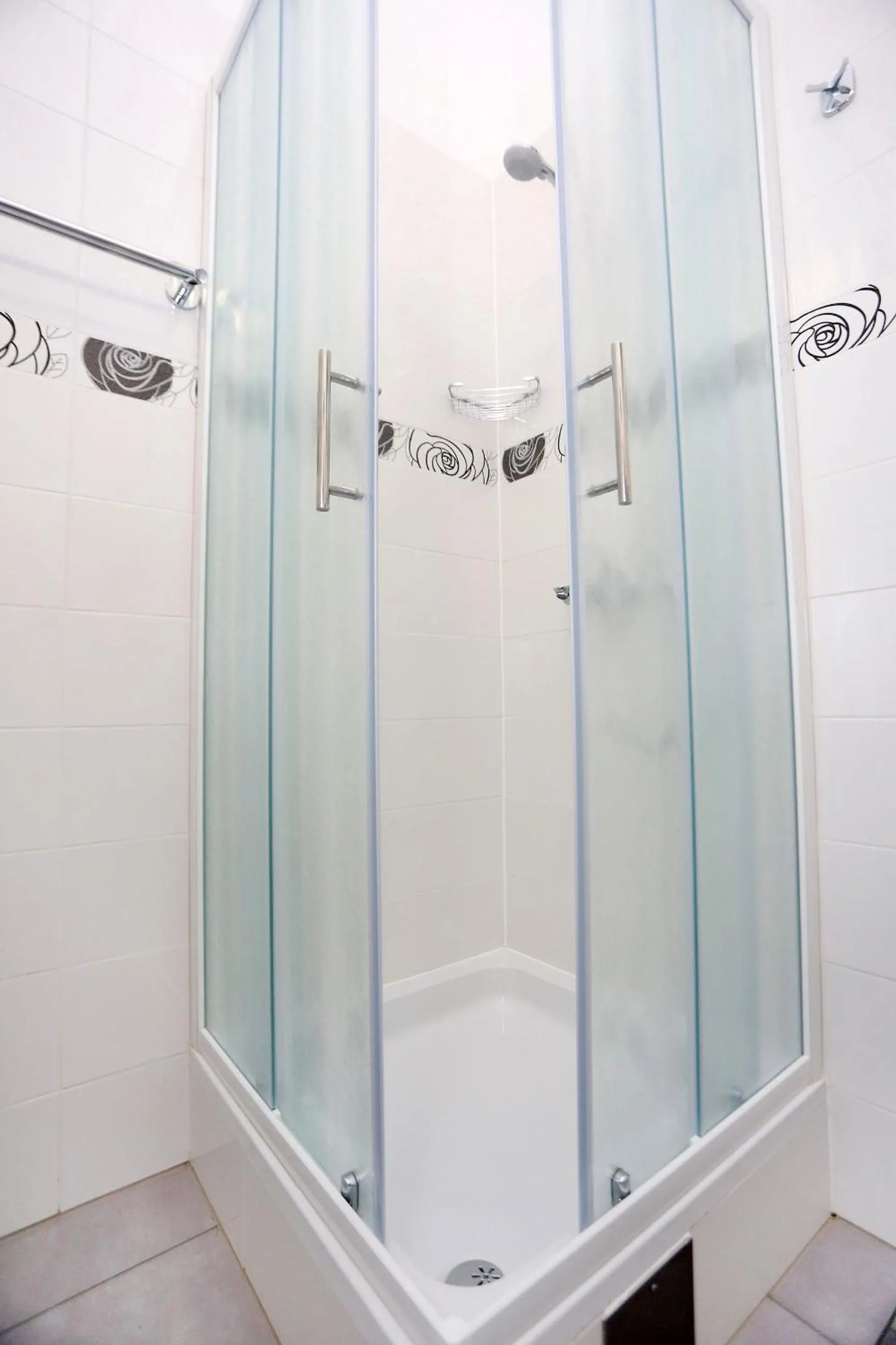 Shower in Rooms Tisa Old Town