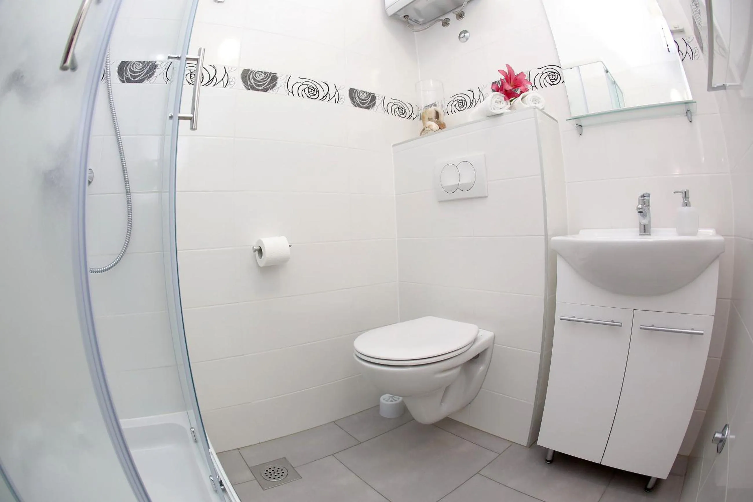 Toilet in Rooms Tisa Old Town