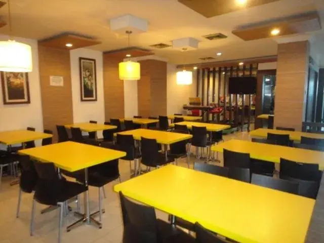 Restaurant/places to eat in Karsa Utama Hotel Restaurant/places to eat in Karsa Utama Hotel