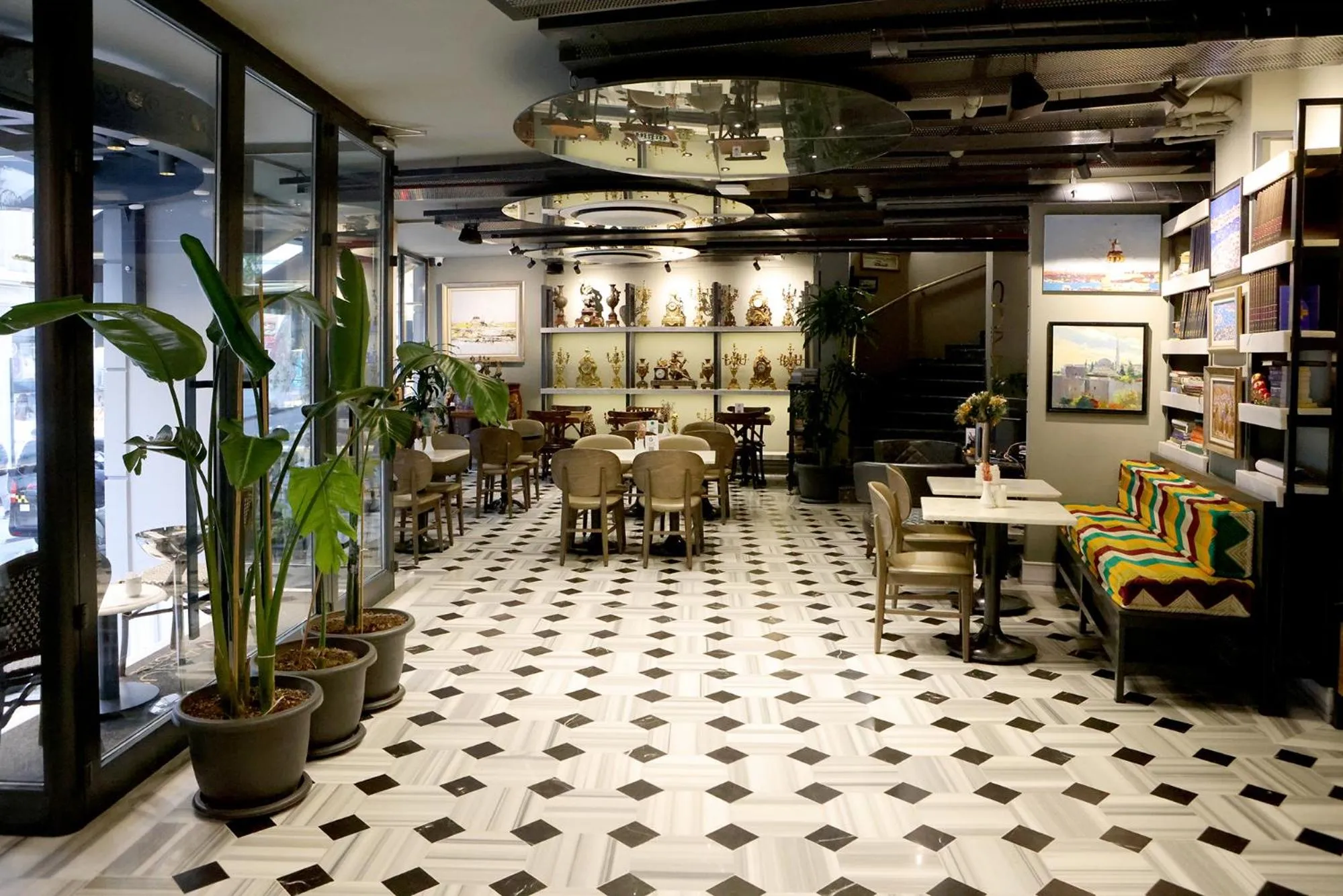 Breakfast in Marius Hotel