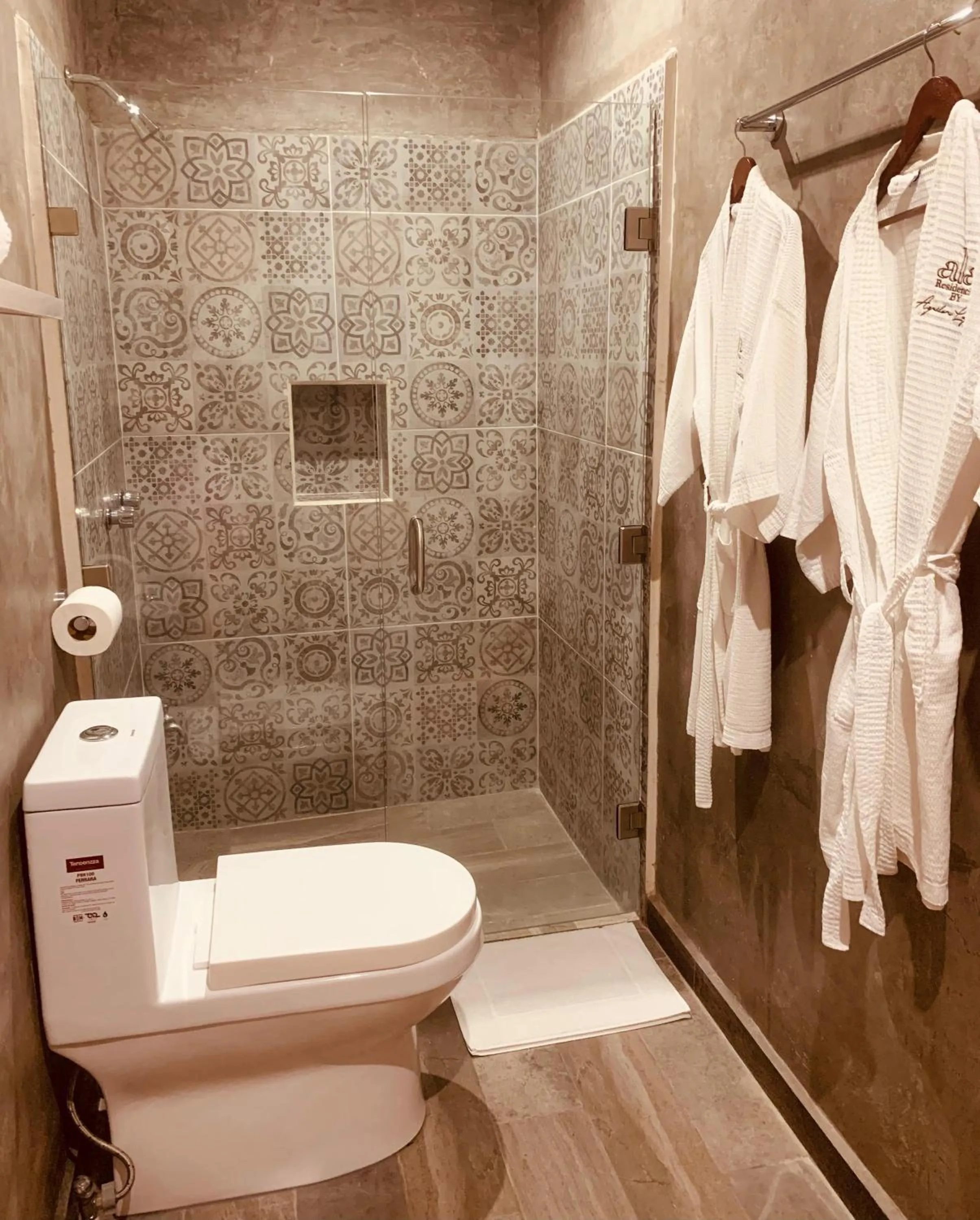 Shower in Apartamentos "Ala Residencias"