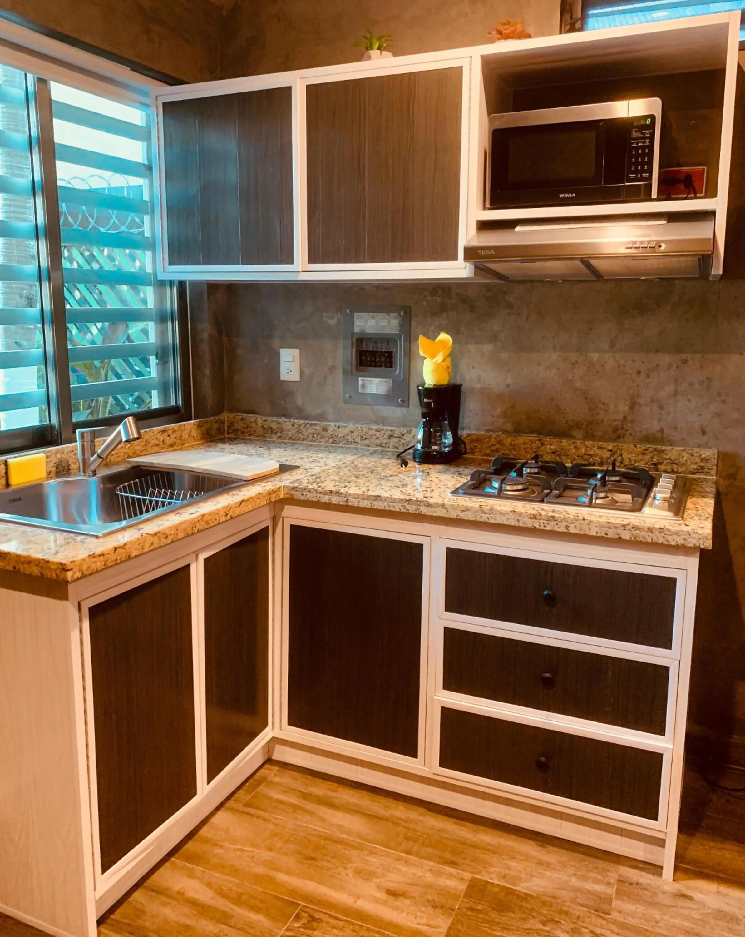 Kitchen or kitchenette in Apartamentos "Ala Residencias"