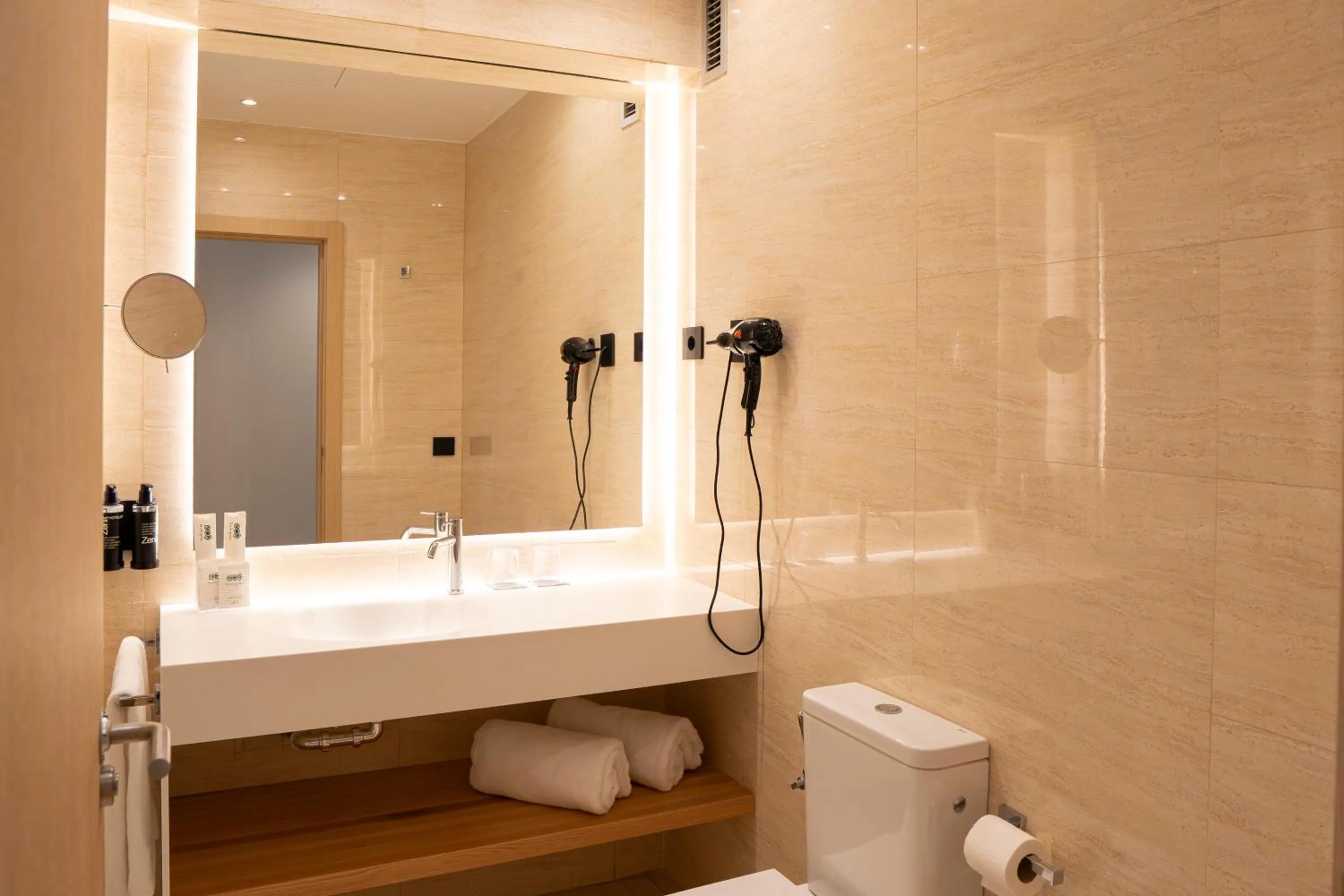 Bathroom in Hotel Zenit Bilbao