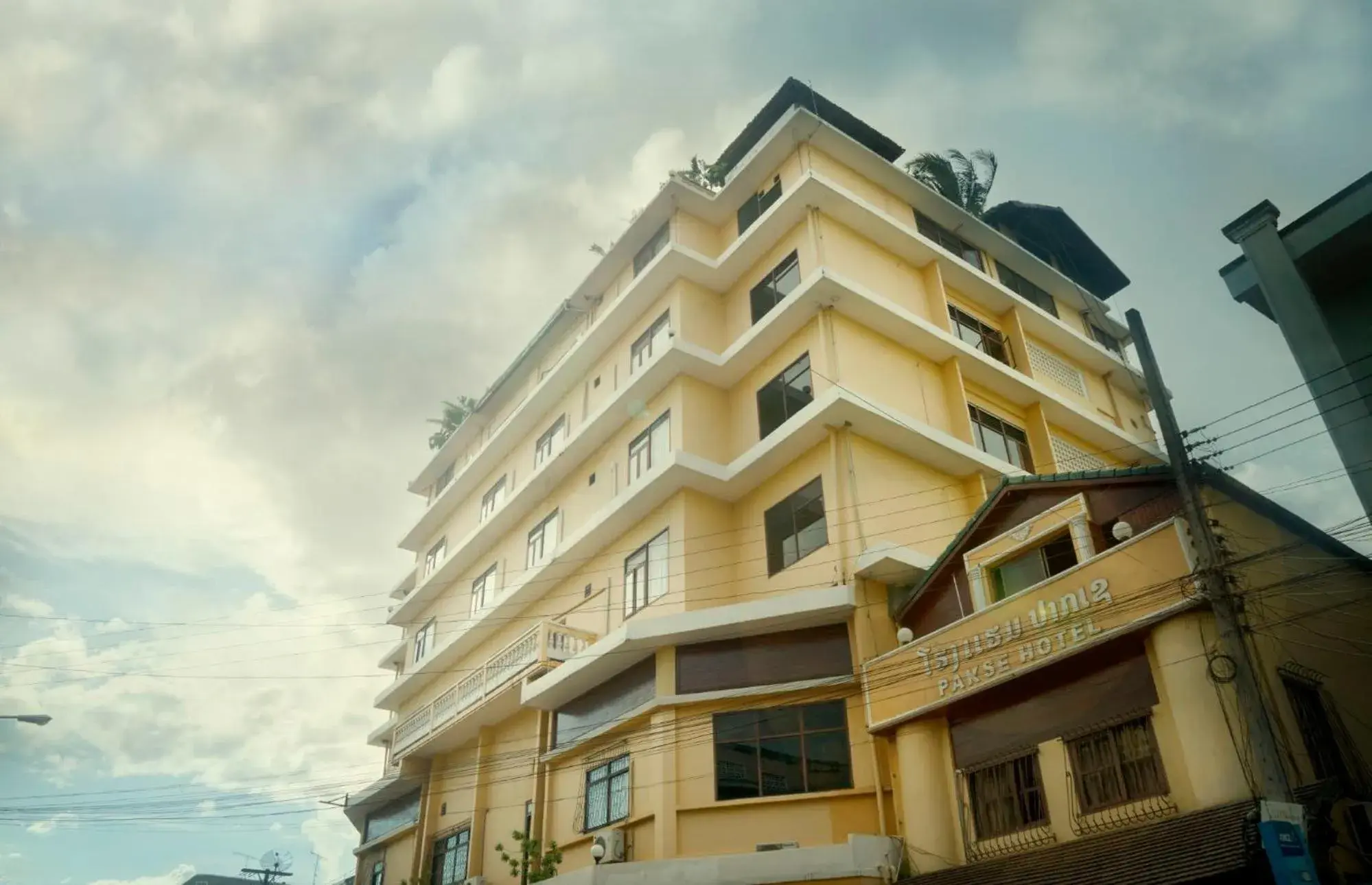 Property building in Pakse hotel & Restaurant Property building in Pakse hotel & Restaurant