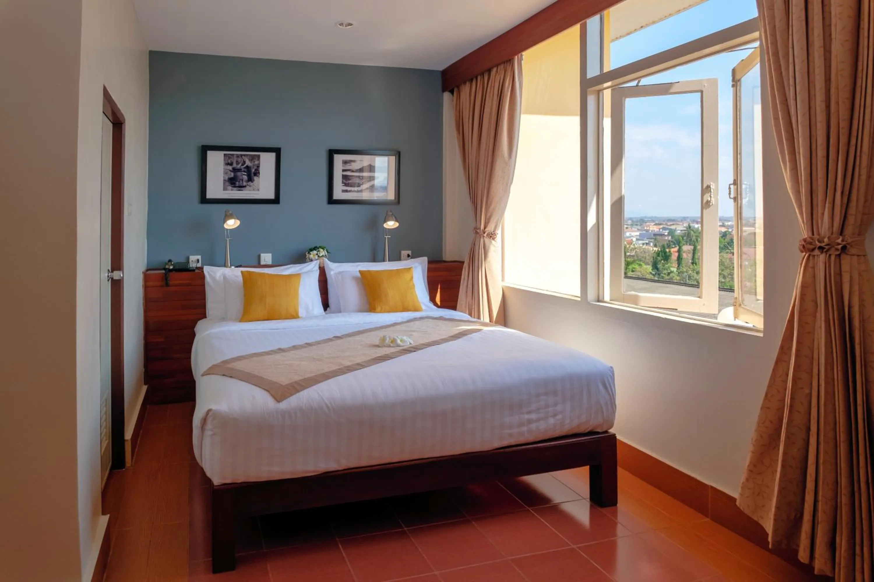 Bedroom, Bed in Pakse hotel & Restaurant