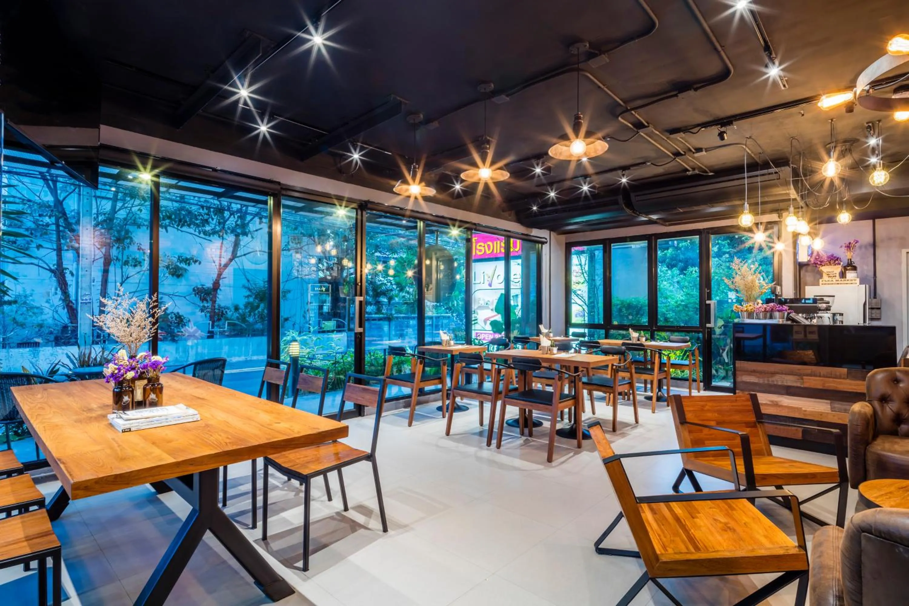 Restaurant/places to eat in Livotel Hotel Lat Phrao Bangkok