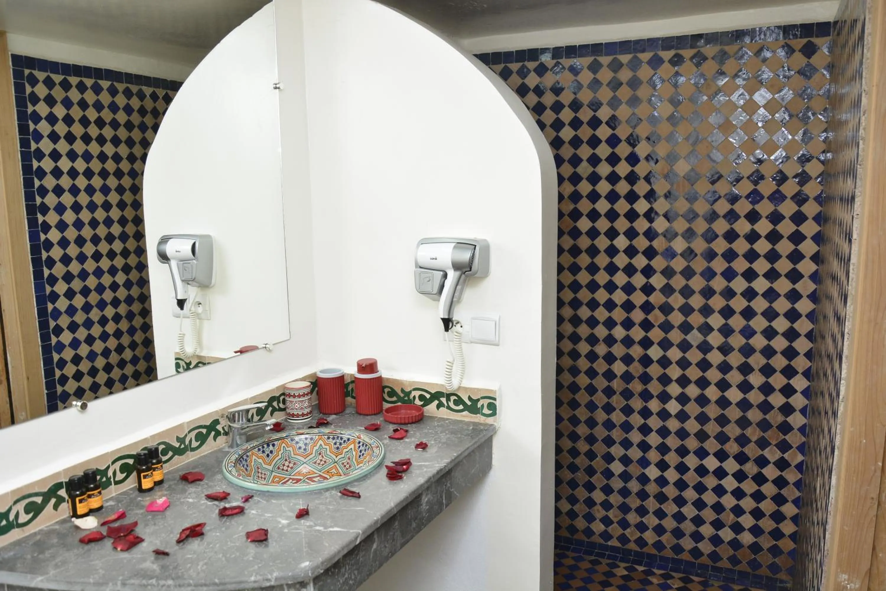 Riad Fes Colors & SPA - Family Lodging
