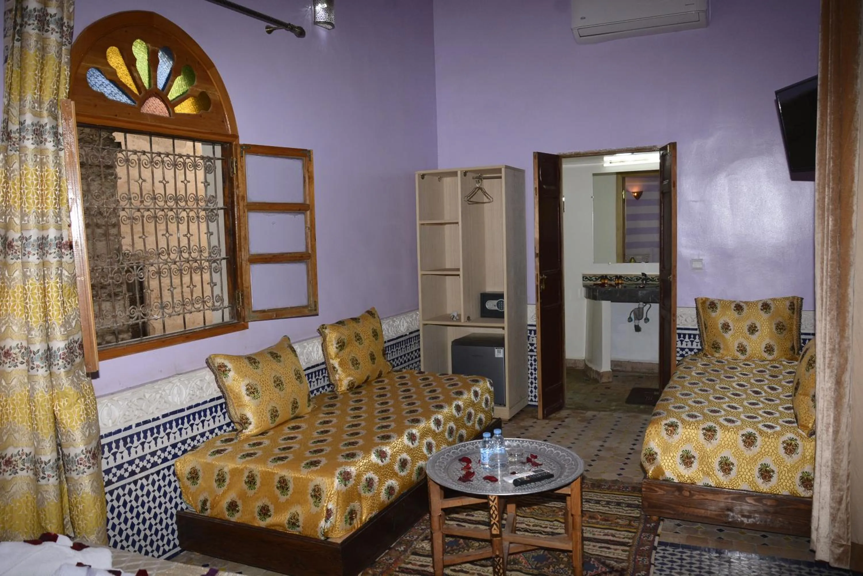 Bed in Riad Fes Colors & SPA - Family Lodging