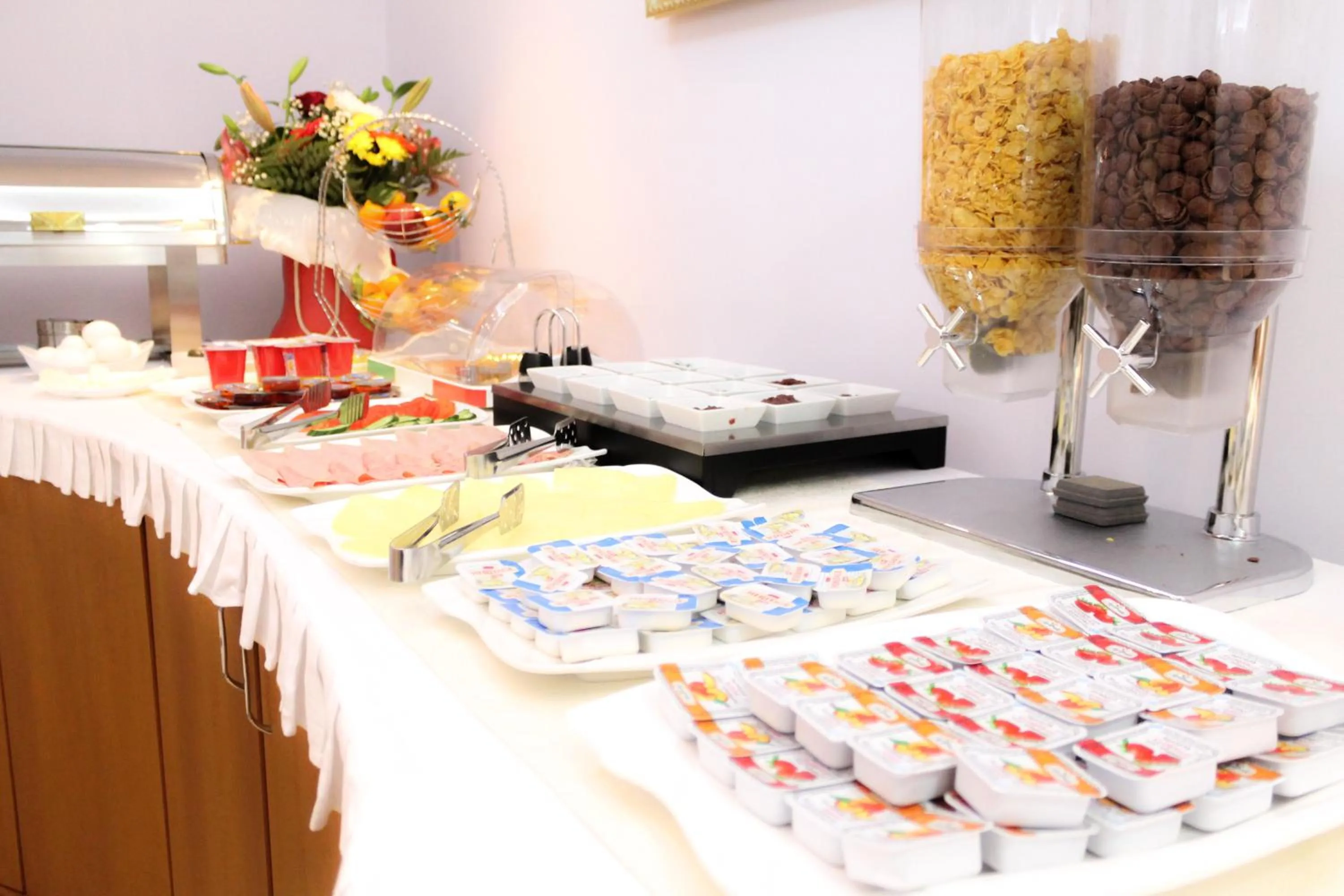 Restaurant/places to eat in Hotel Vila Verde City Center