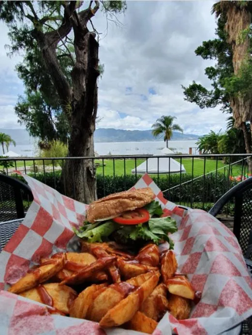 Restaurant/places to eat in CASA RIVERA DE MORAS