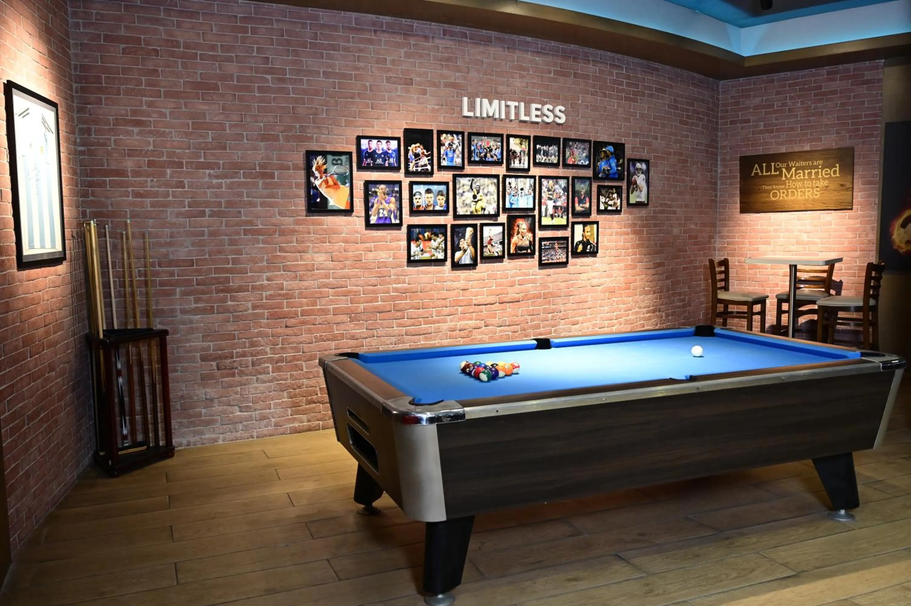 Restaurant/places to eat in Ibis Fujairah