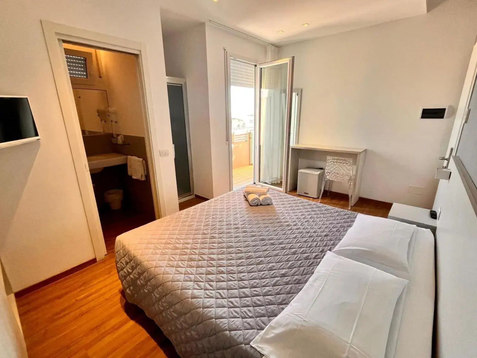 TV and multimedia, Bed in Hotel Atlas TV and multimedia, Bed in Hotel Atlas