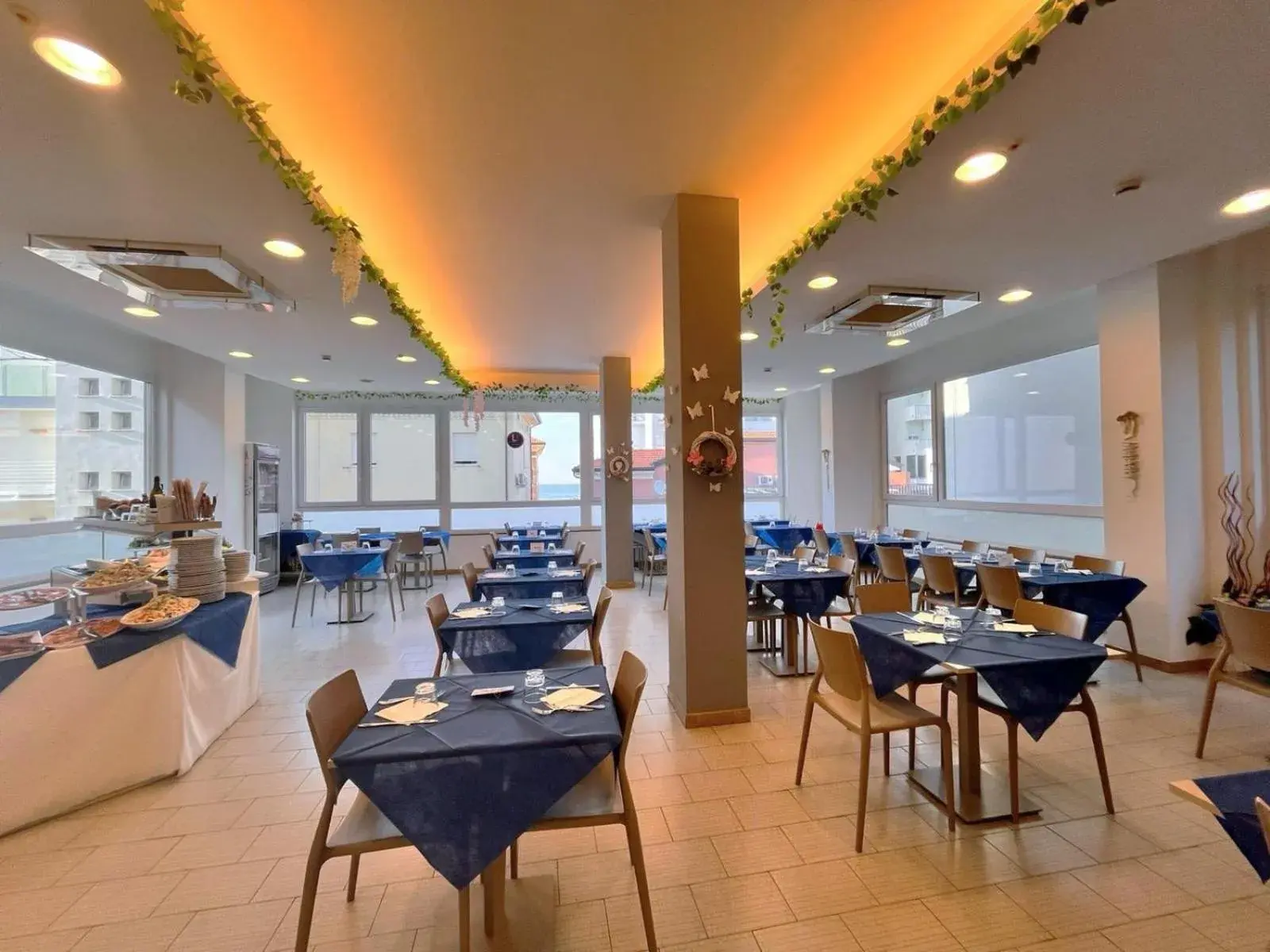 Restaurant/places to eat in Hotel Atlas Restaurant/places to eat in Hotel Atlas
