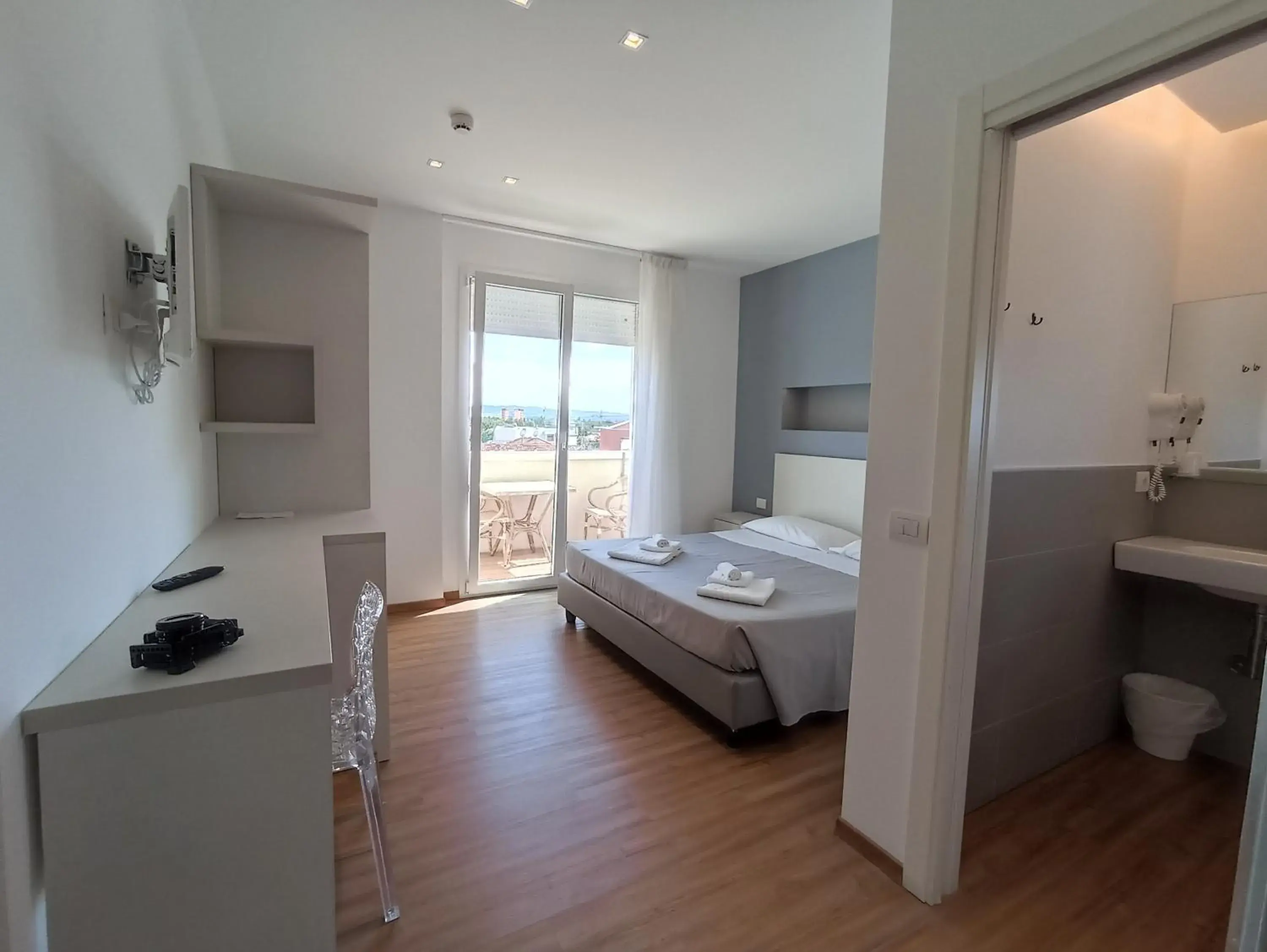 TV and multimedia, Bed in Hotel Atlas TV and multimedia, Bed in Hotel Atlas