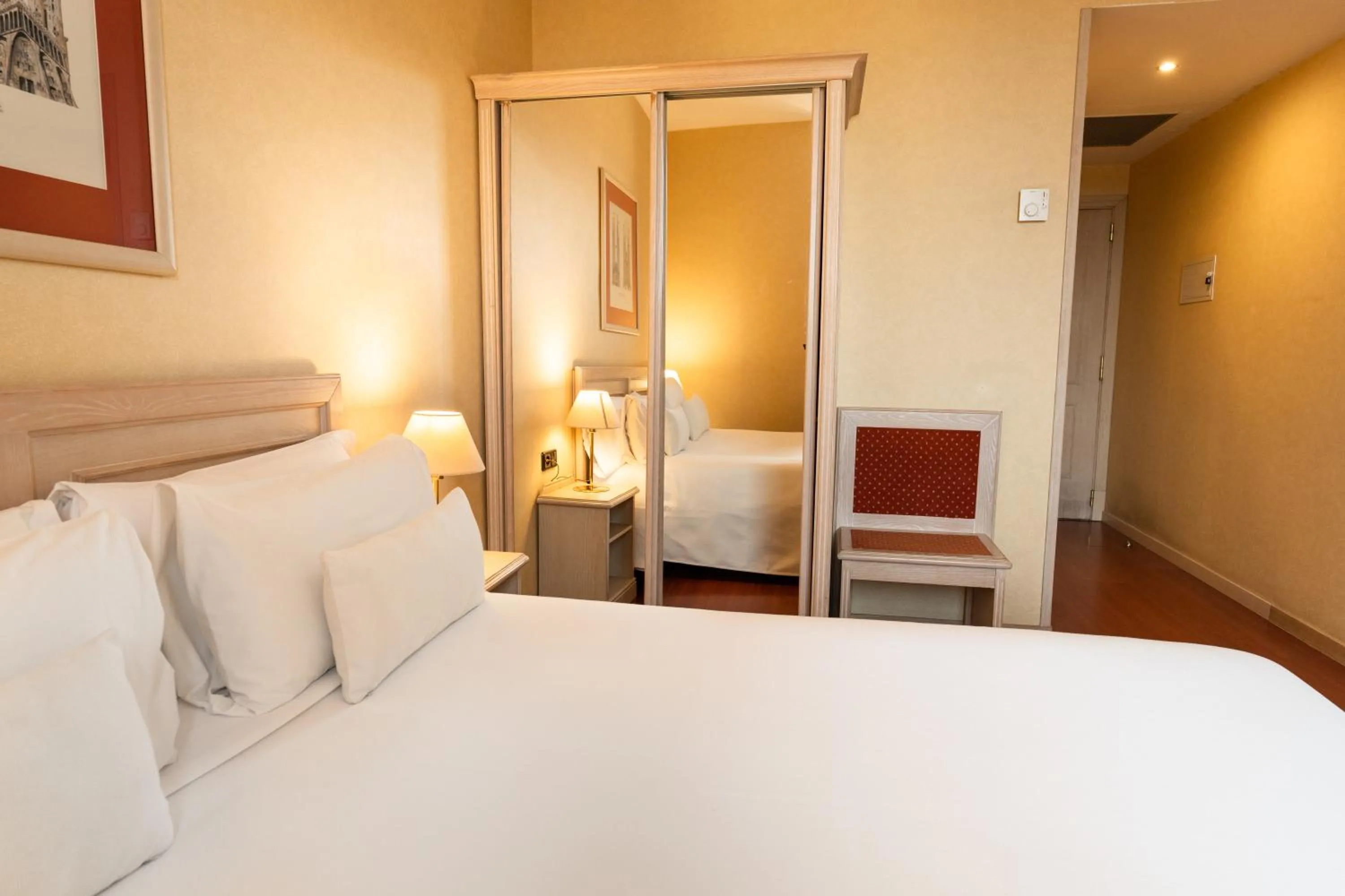 Bed in Sunotel Aston