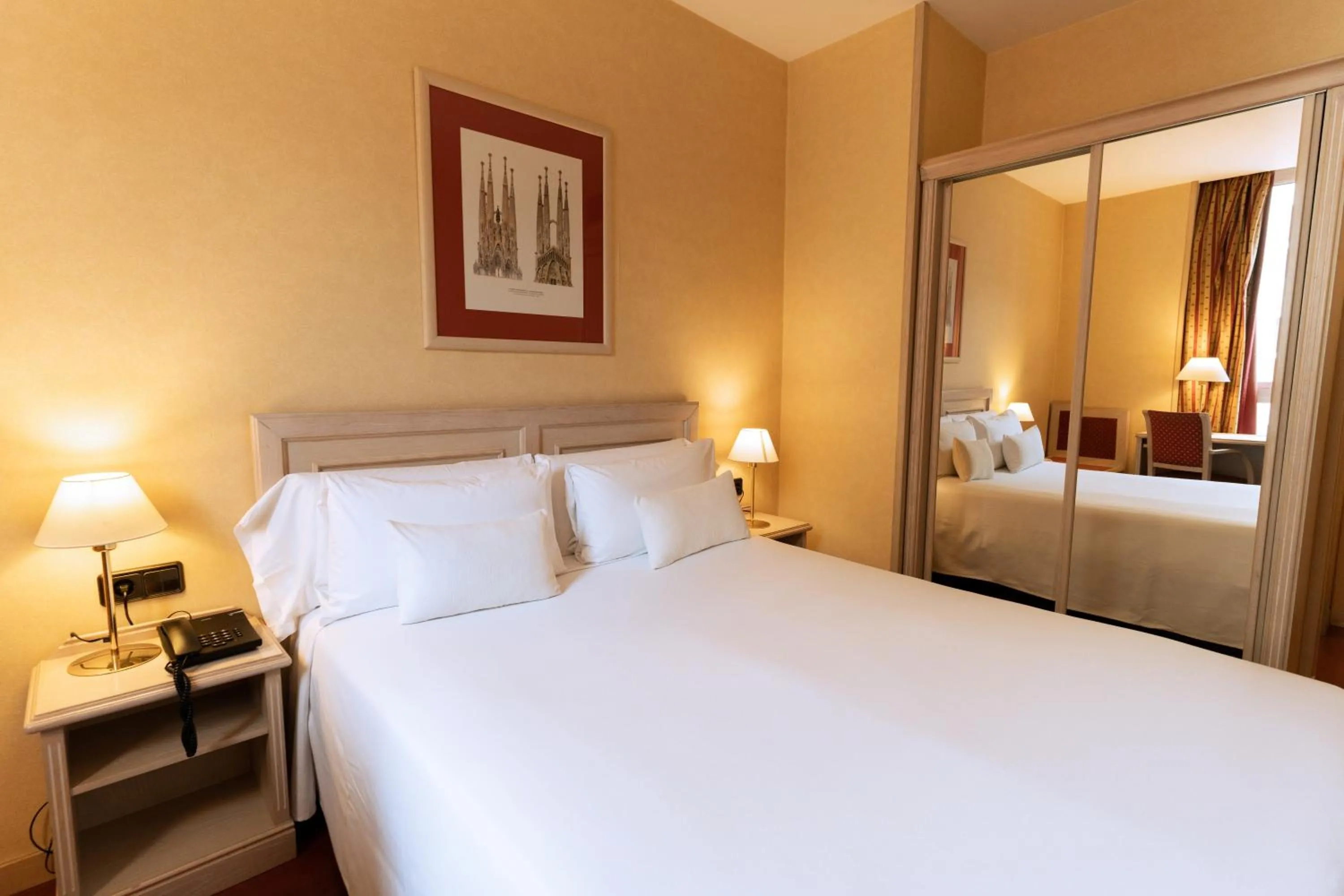 Bed in Sunotel Aston