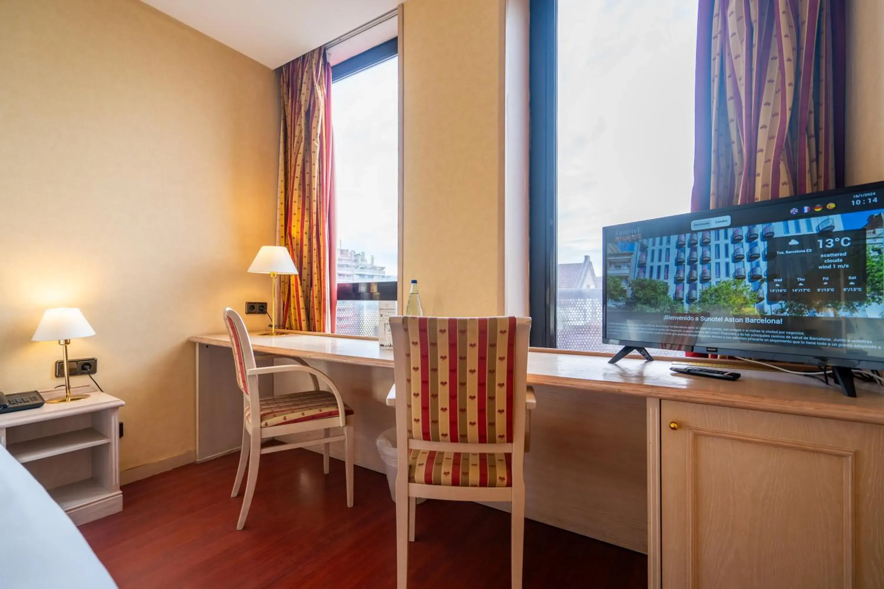 TV and multimedia, Bed in Sunotel Aston TV and multimedia, Bed in Sunotel Aston