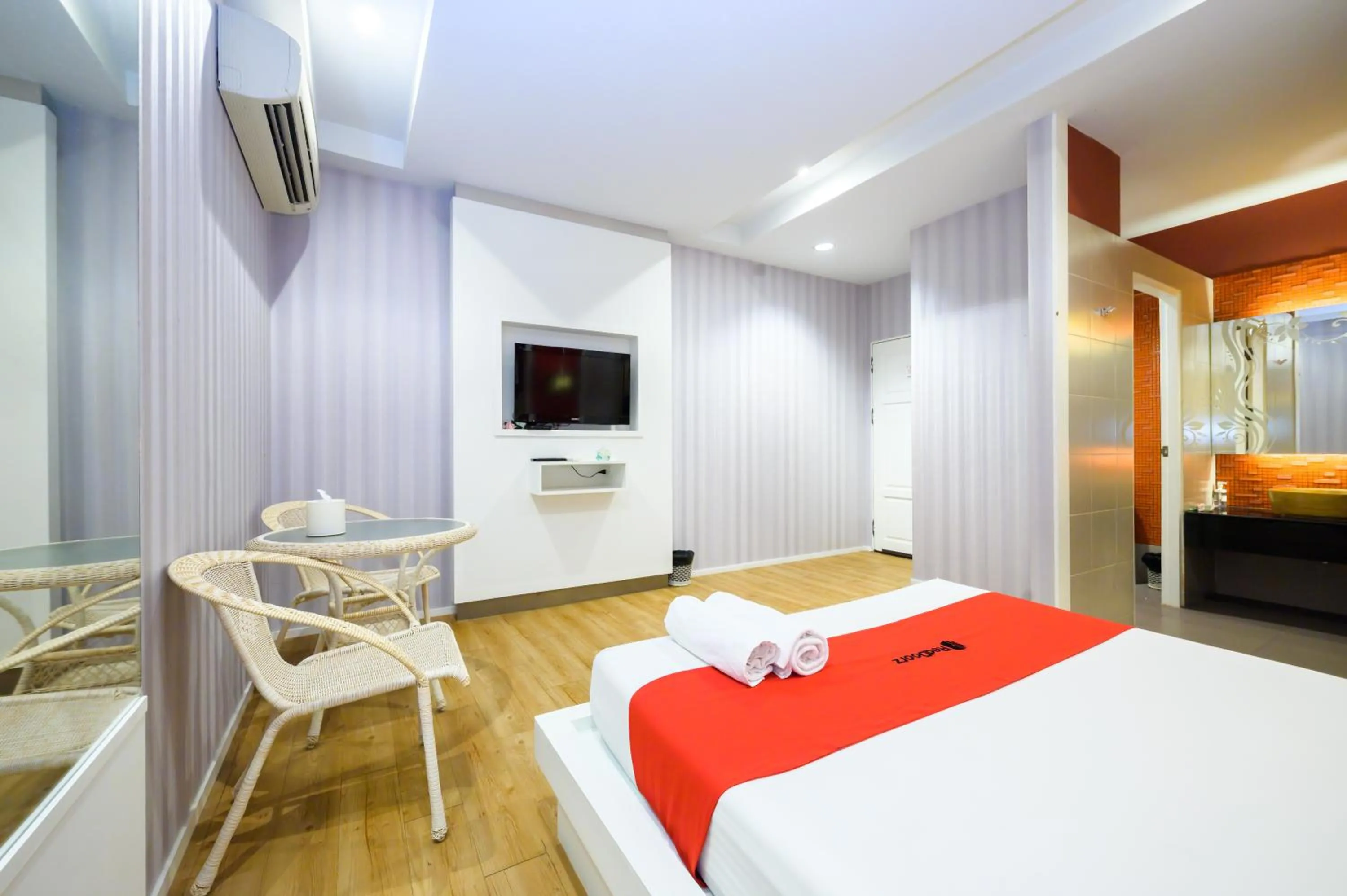 Bed in Ruen Rattana Resort