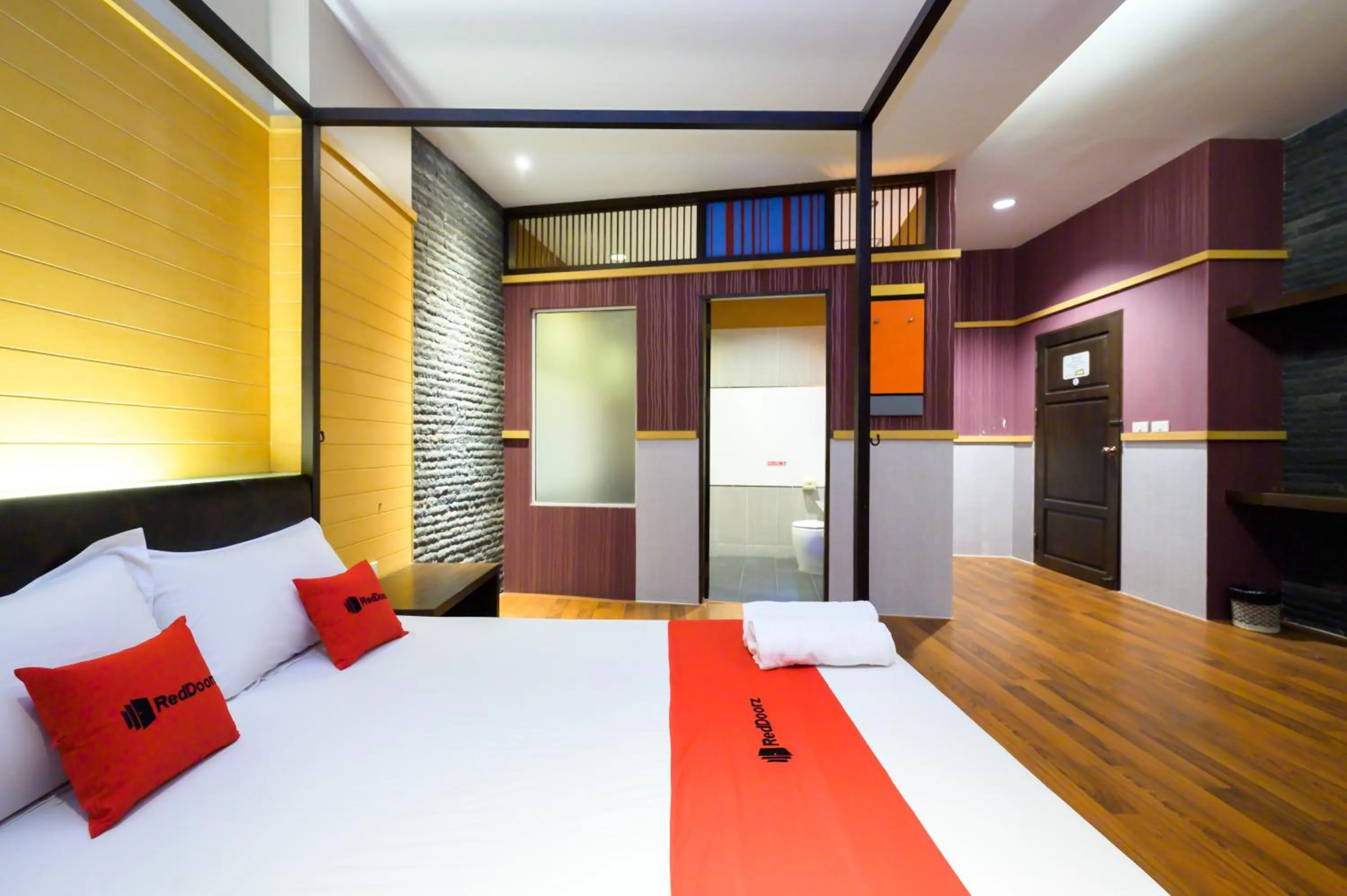 Bed in Ruen Rattana Resort