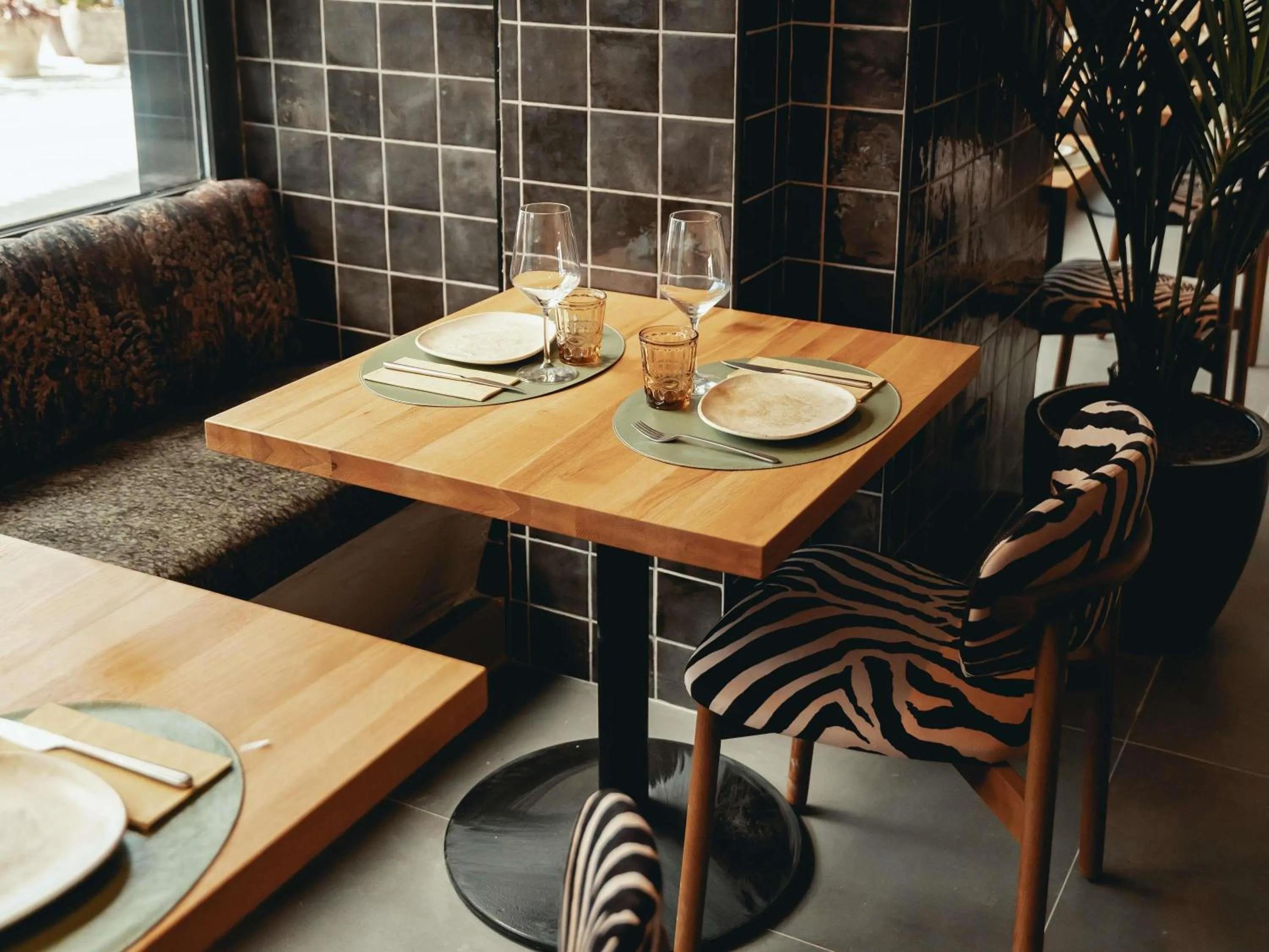 Restaurant/places to eat in Novotel Valencia Lavant