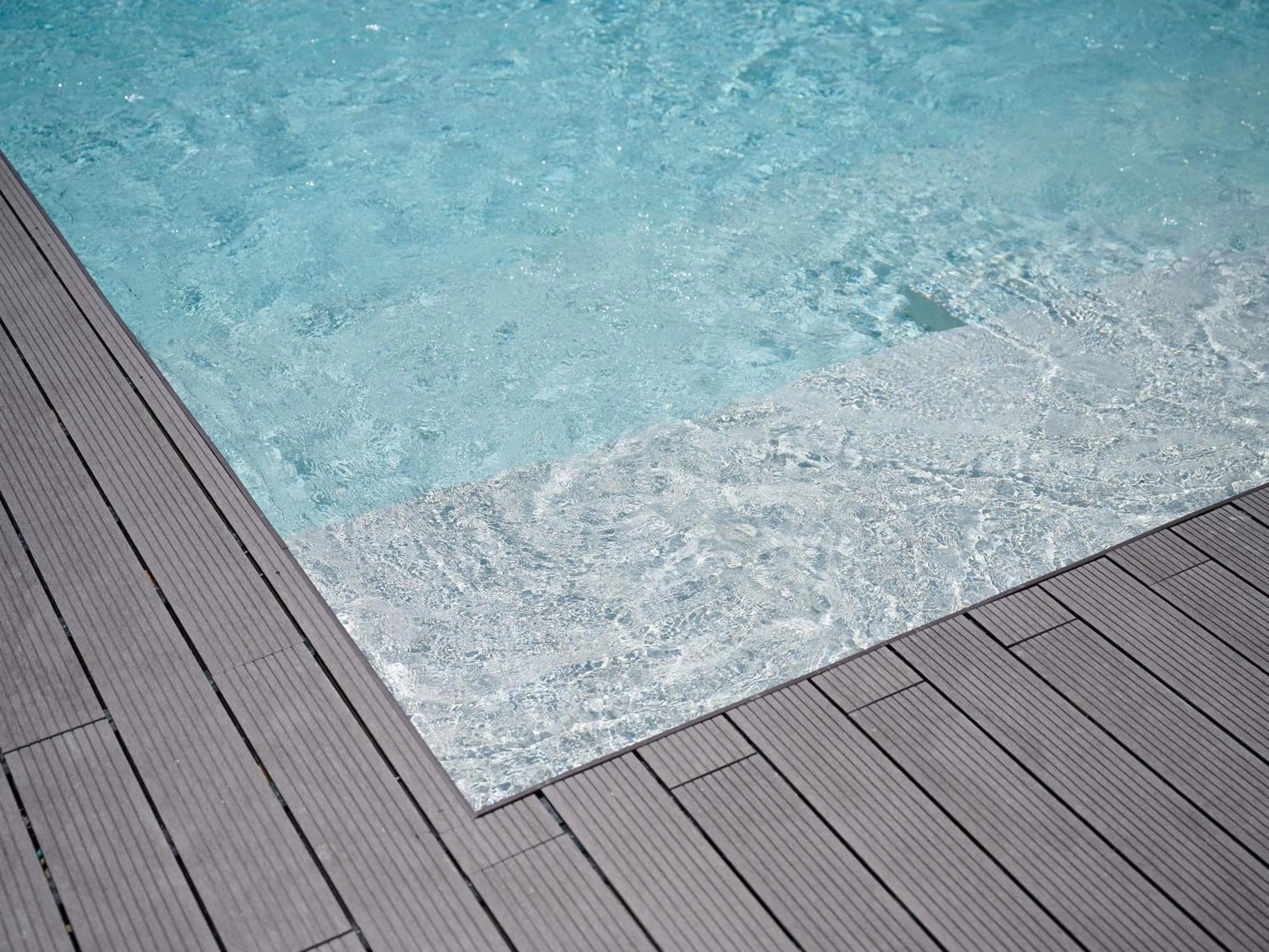 Pool view in Novotel Valencia Lavant