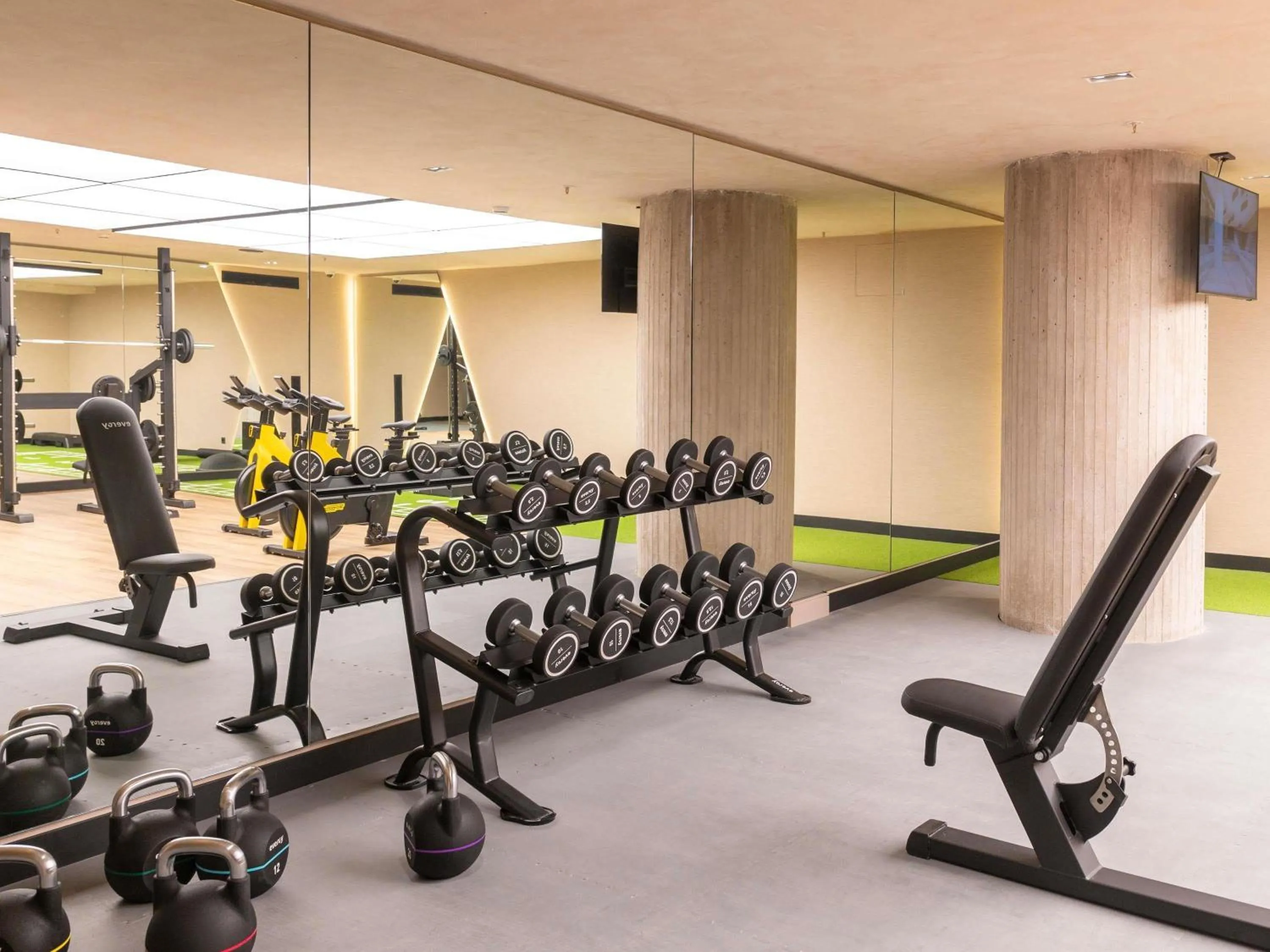 Fitness centre/facilities in Novotel Valencia Lavant