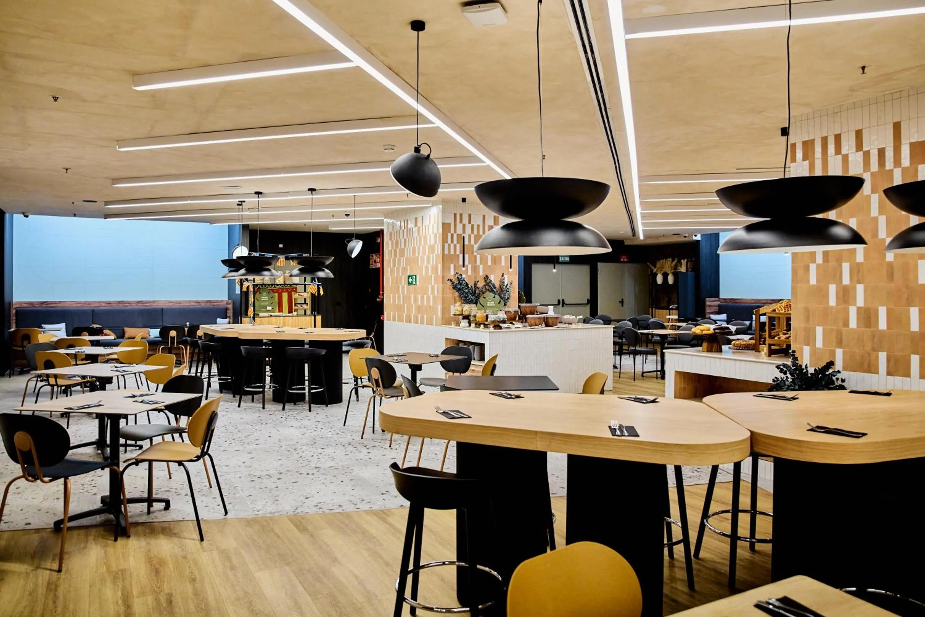 Breakfast in Novotel Valencia Lavant