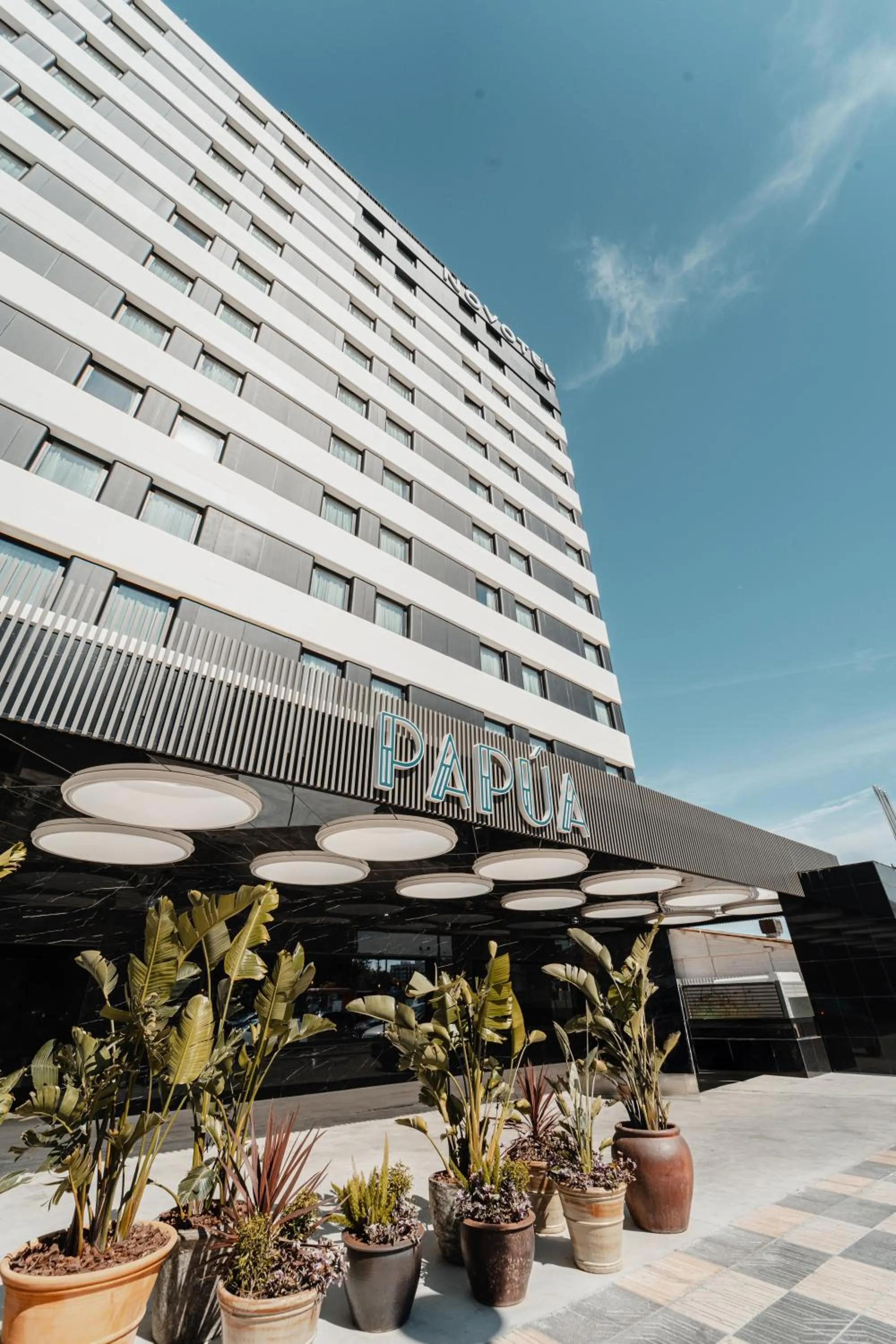 Restaurant/places to eat in Novotel Valencia Lavant