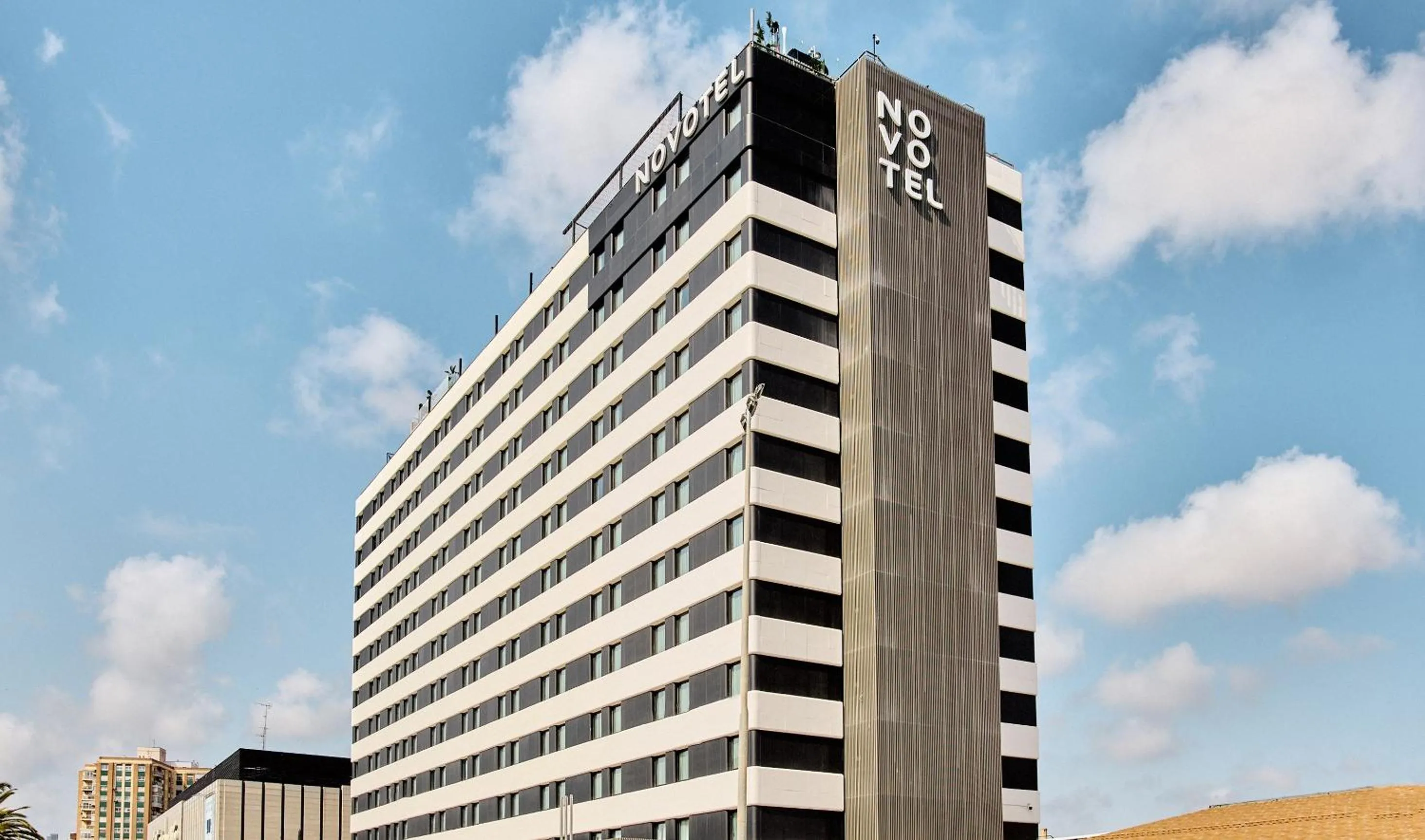 Property building in Novotel Valencia Lavant
