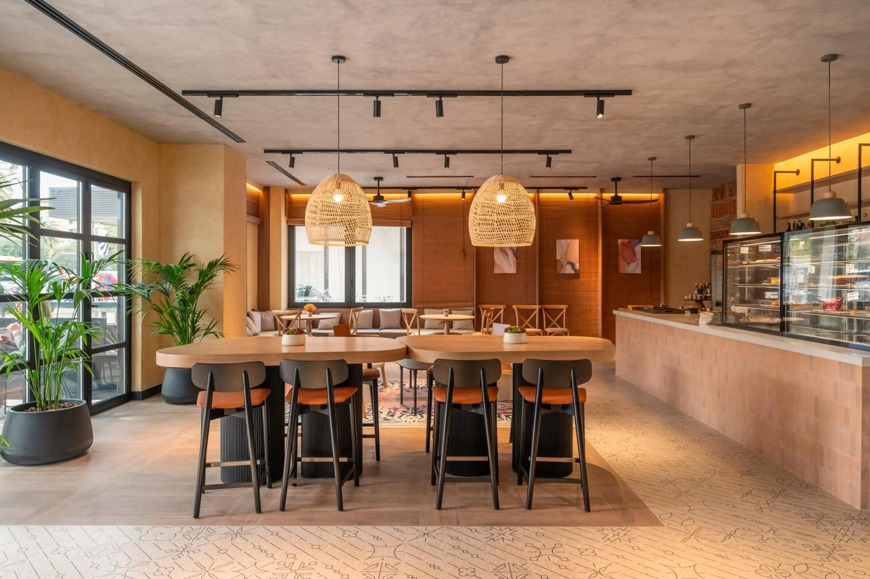 Breakfast in Novotel Valencia Lavant