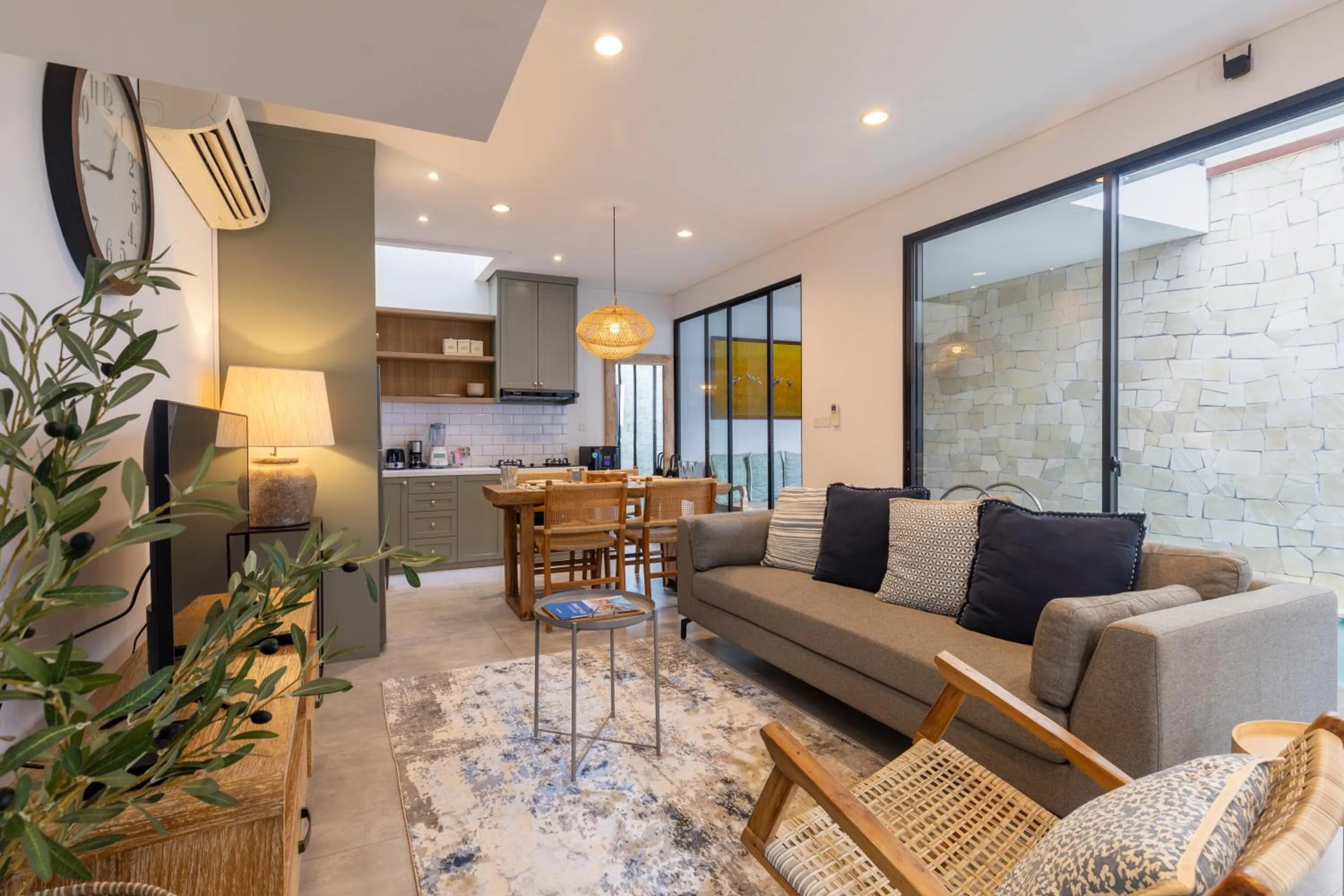 TV and multimedia in Feya Living Villa by Betterplace