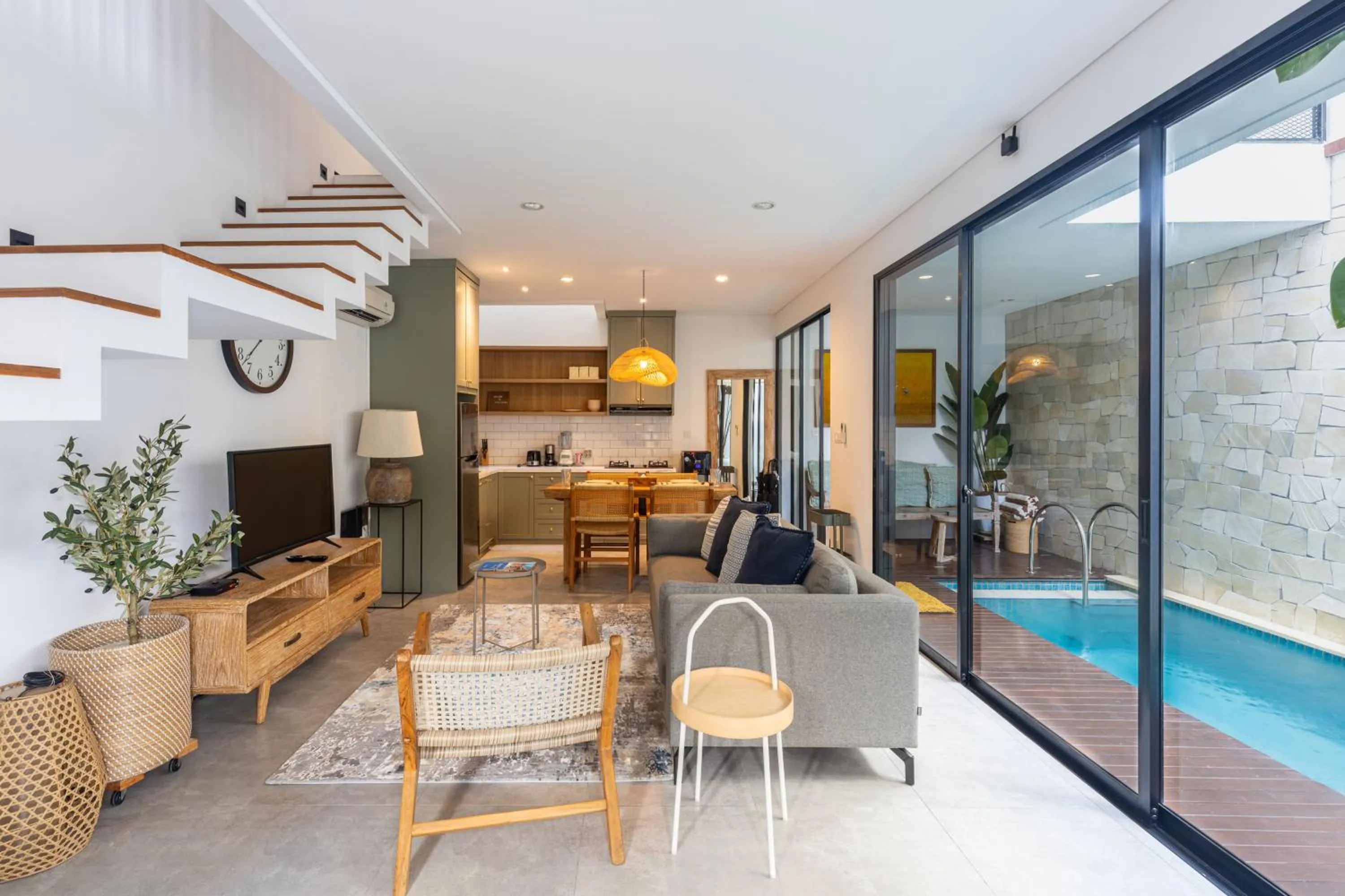 Living room in Feya Living Villa by Betterplace