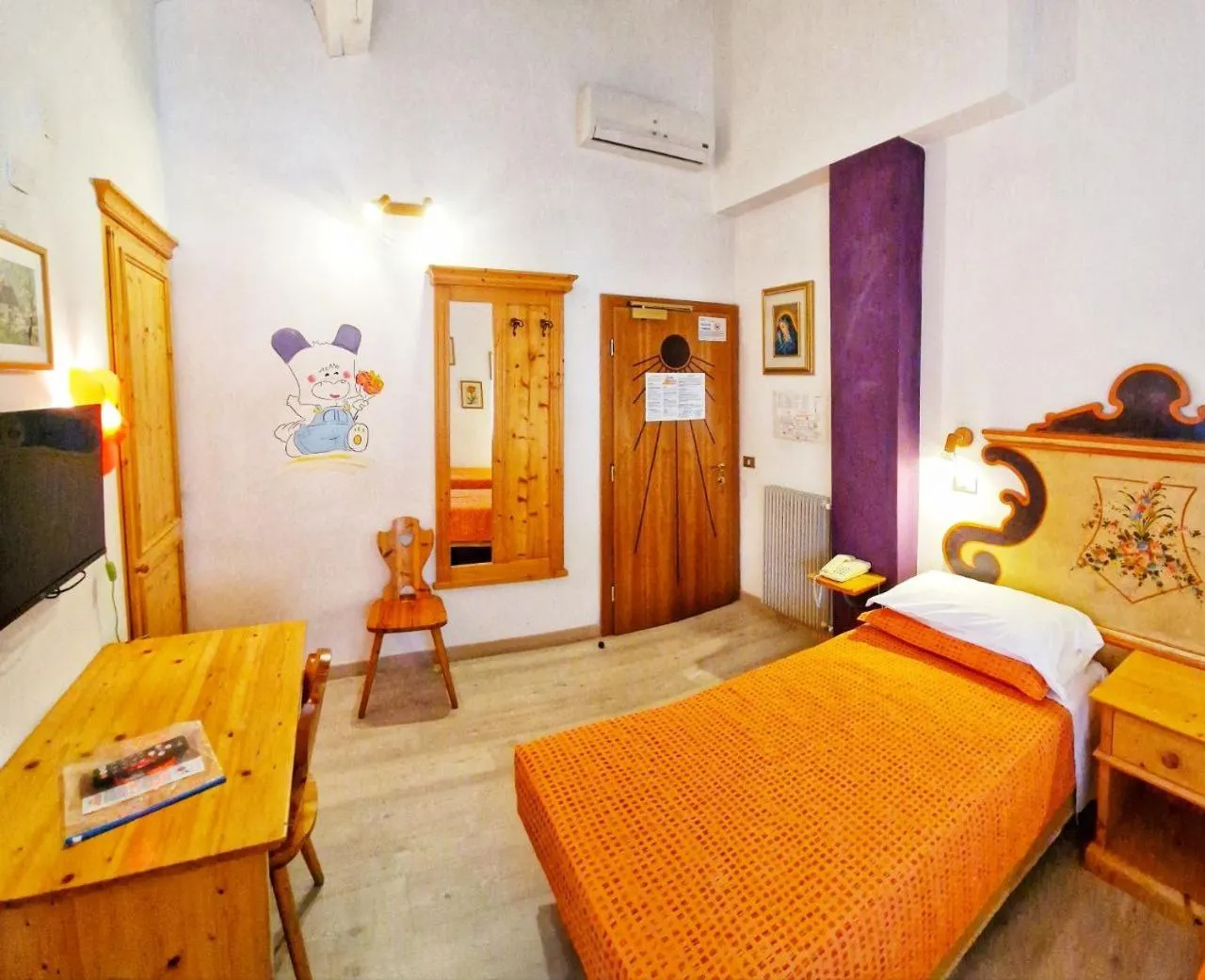 Bed in Family Hotel Primavera